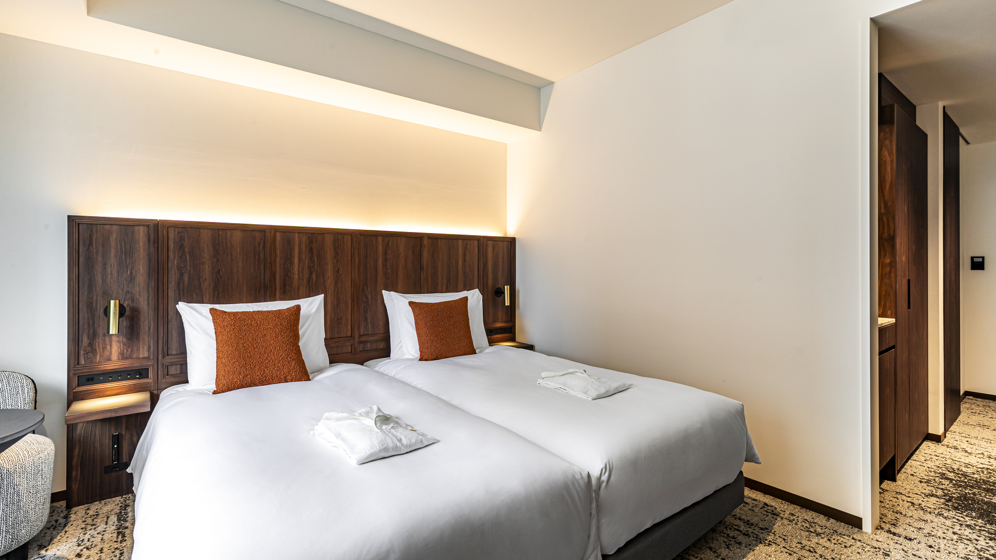 エッセンシャル　ハリウッドツイン（一例）