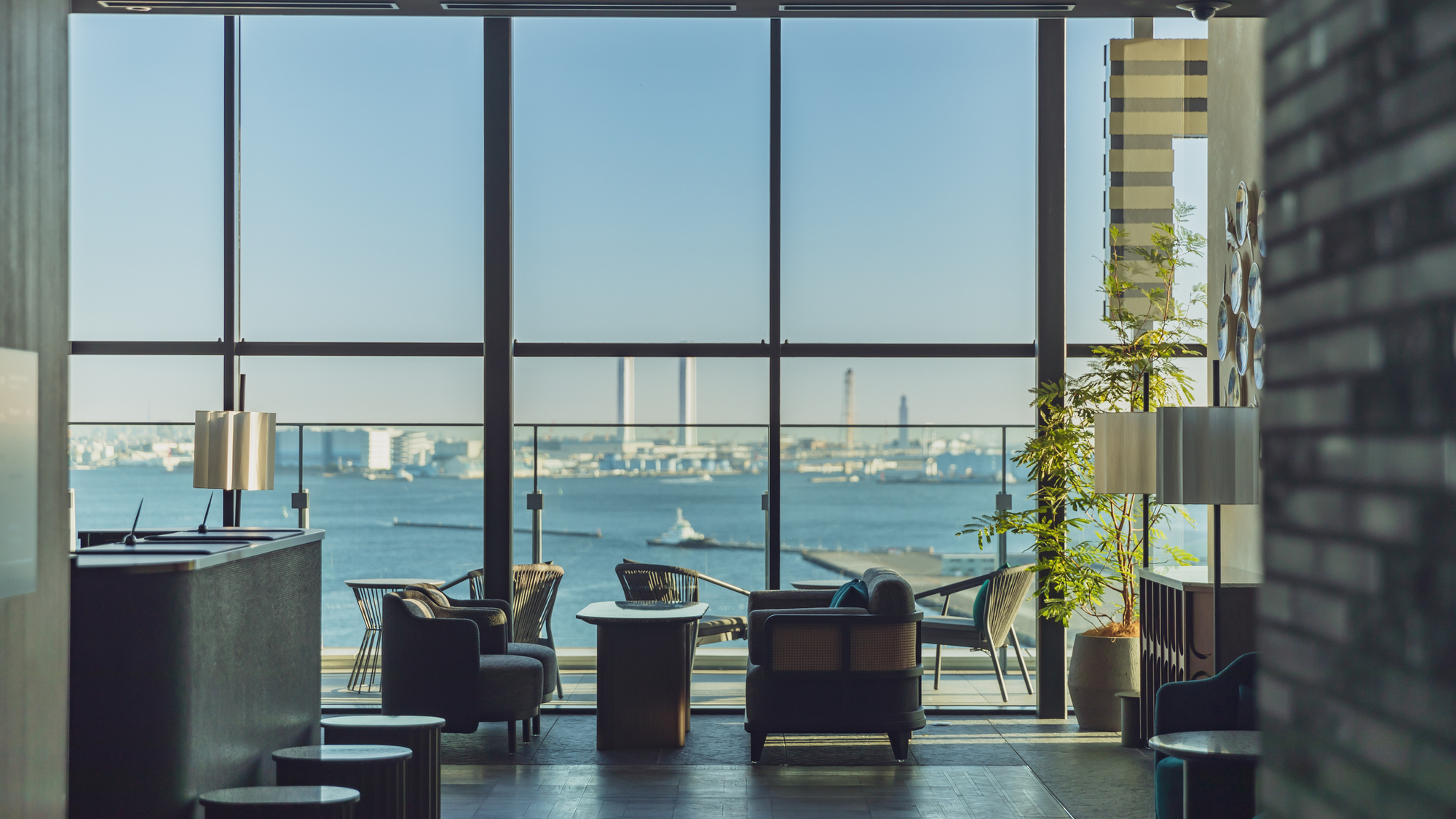 ロビーバー&テラス