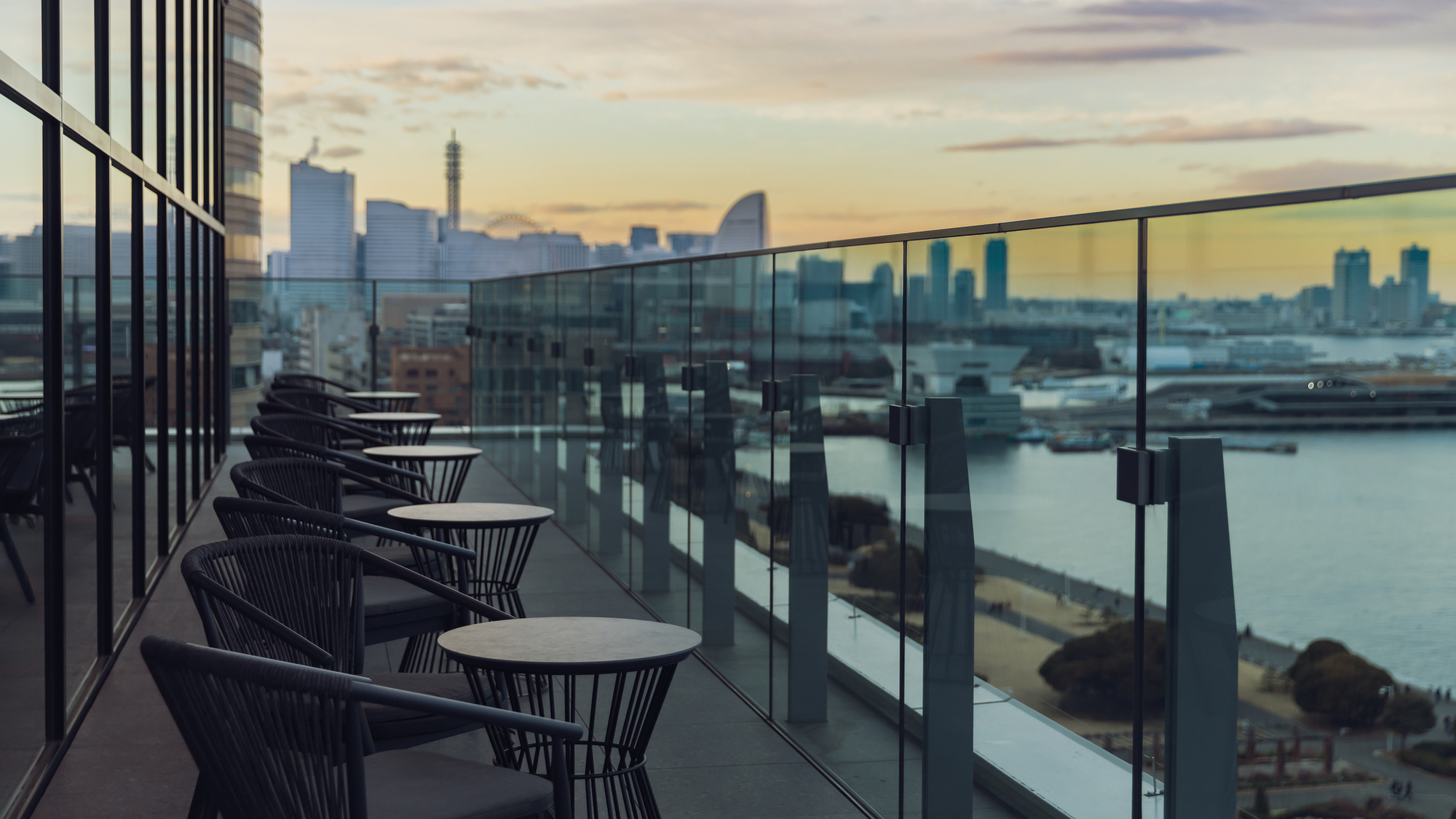 ロビーバー&テラス