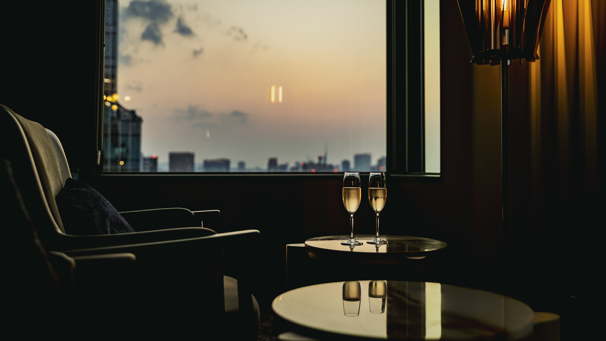 宿泊者ラウンジ（夜）イメージ