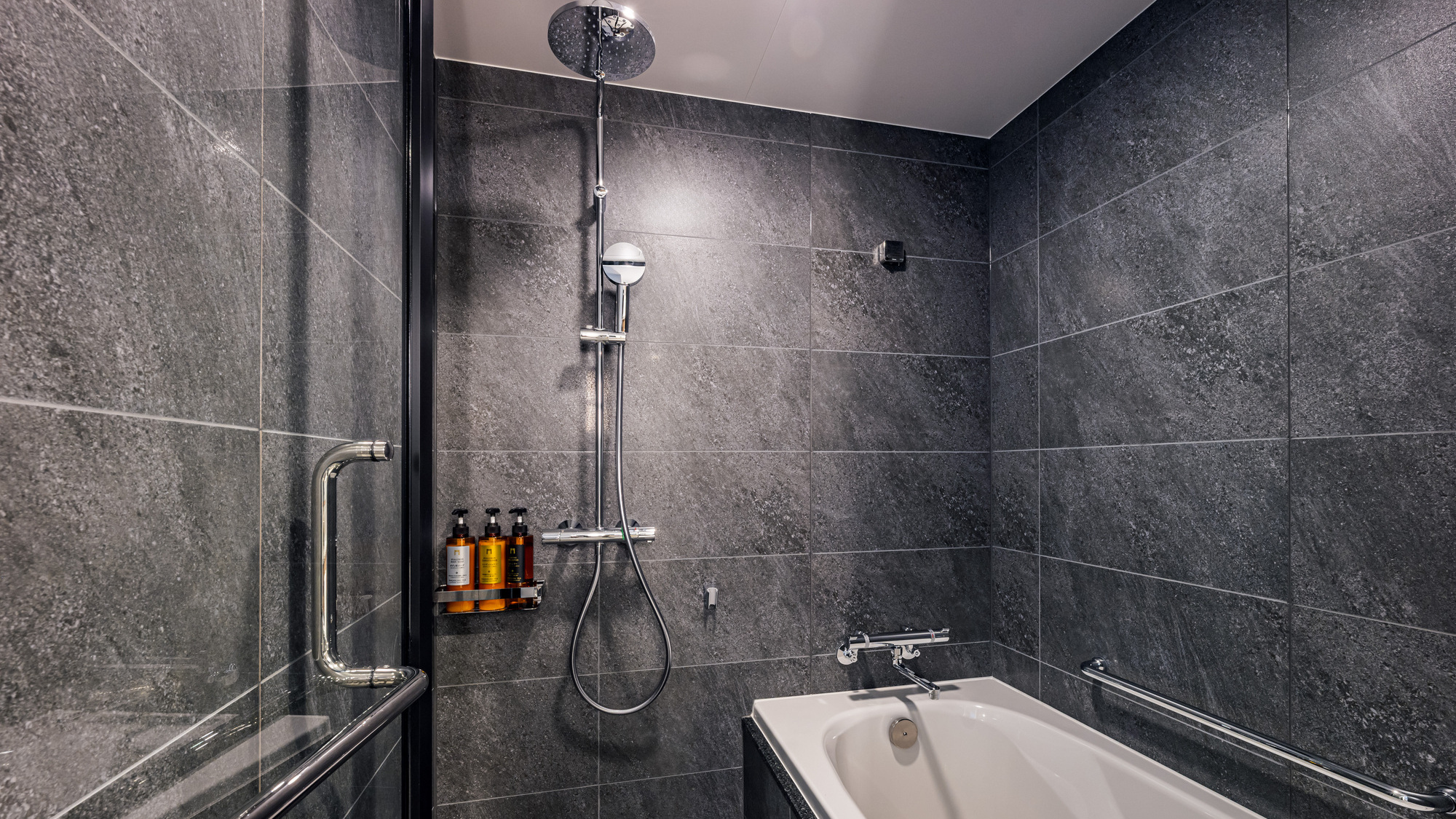 エッセンシャル　トリプル　バスルーム（イメージ）