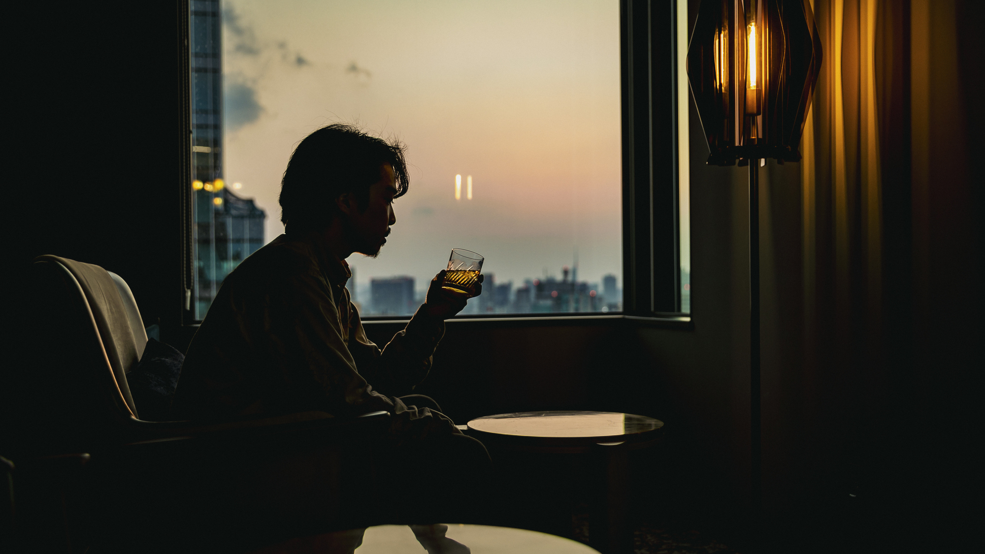 宿泊者ラウンジ（夜）イメージ