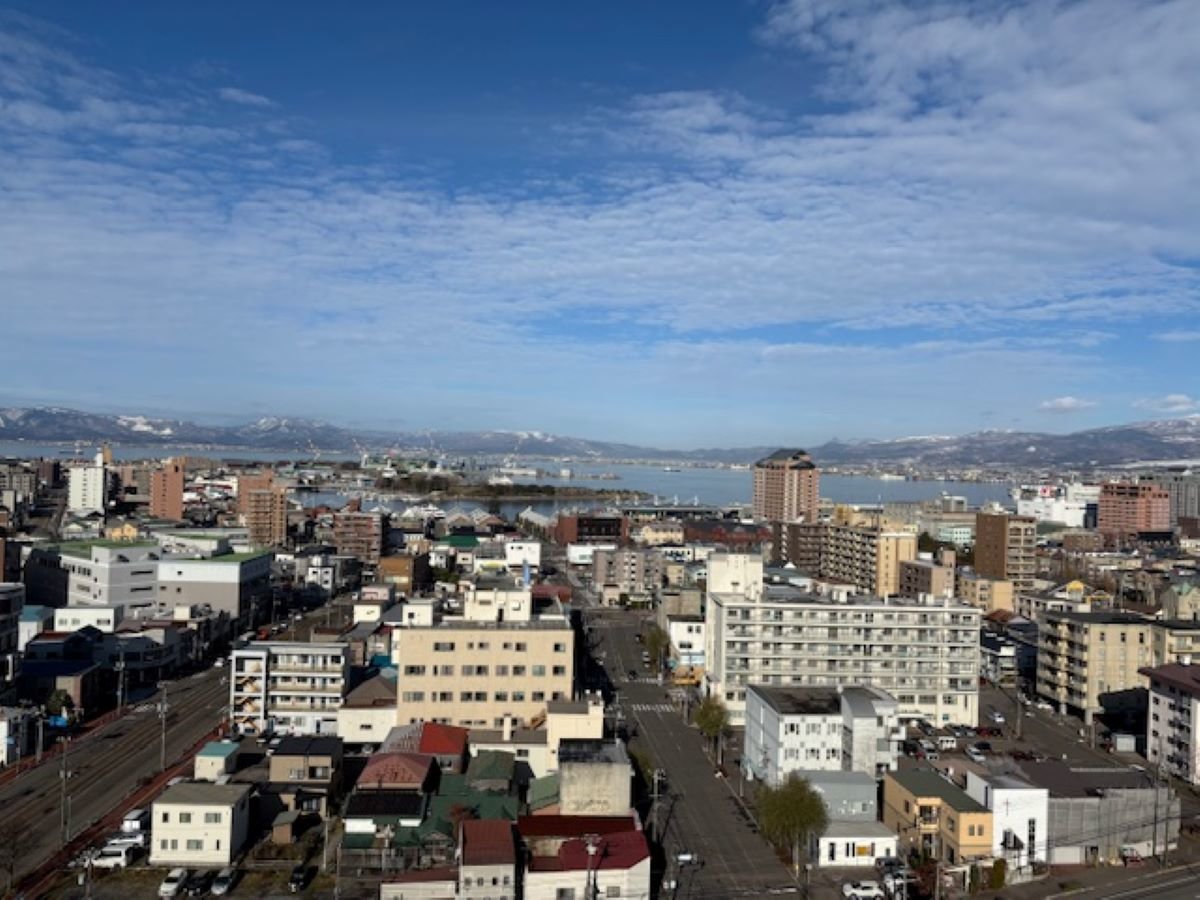 【高層階9F以上】高層階確約プラン（素泊り）ゆったり客室から津軽海峡or函館湾の眺望を♪