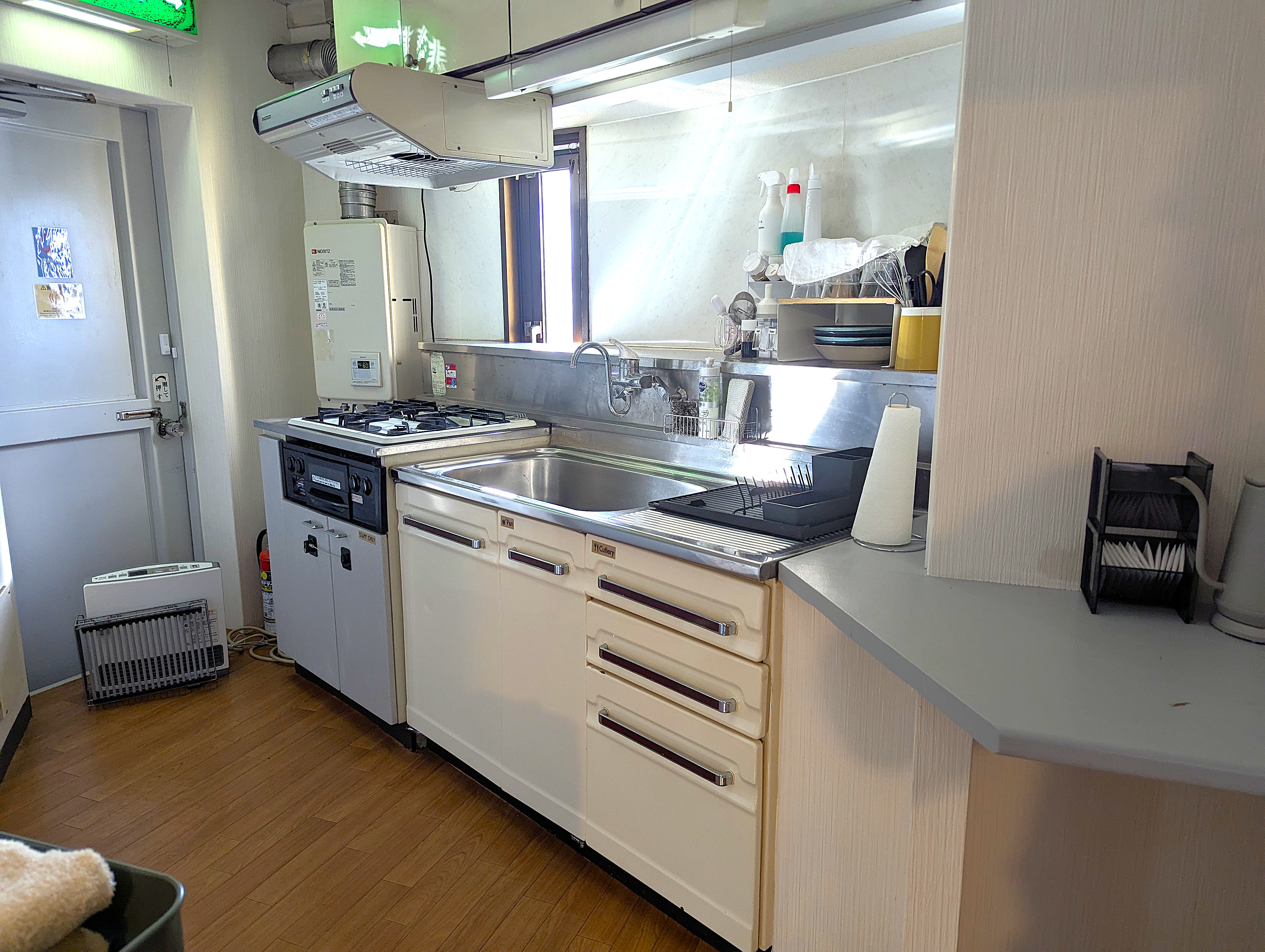 グループルーム　キッチン2