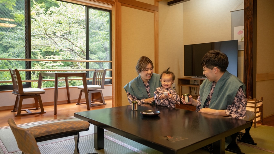 【和室（一例）】　新館のお部屋は、川のせせらぎを愉しみながら、ごゆっくりお過ごし頂けます。