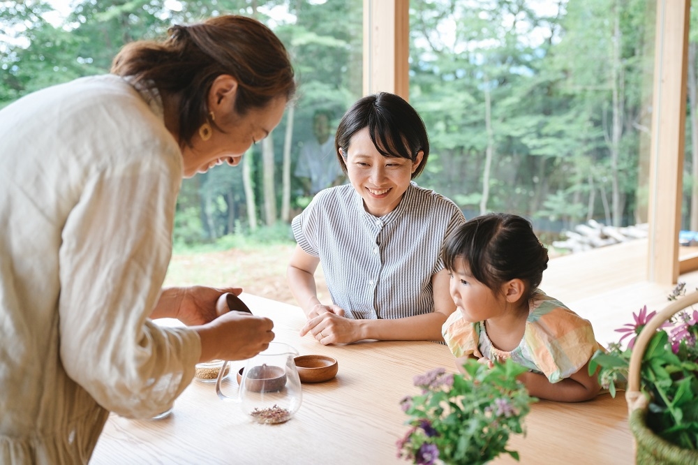 【部屋食・ファミリースイート】夕朝食・アクティビティ＜薪割り・焚火体験＞付プラン