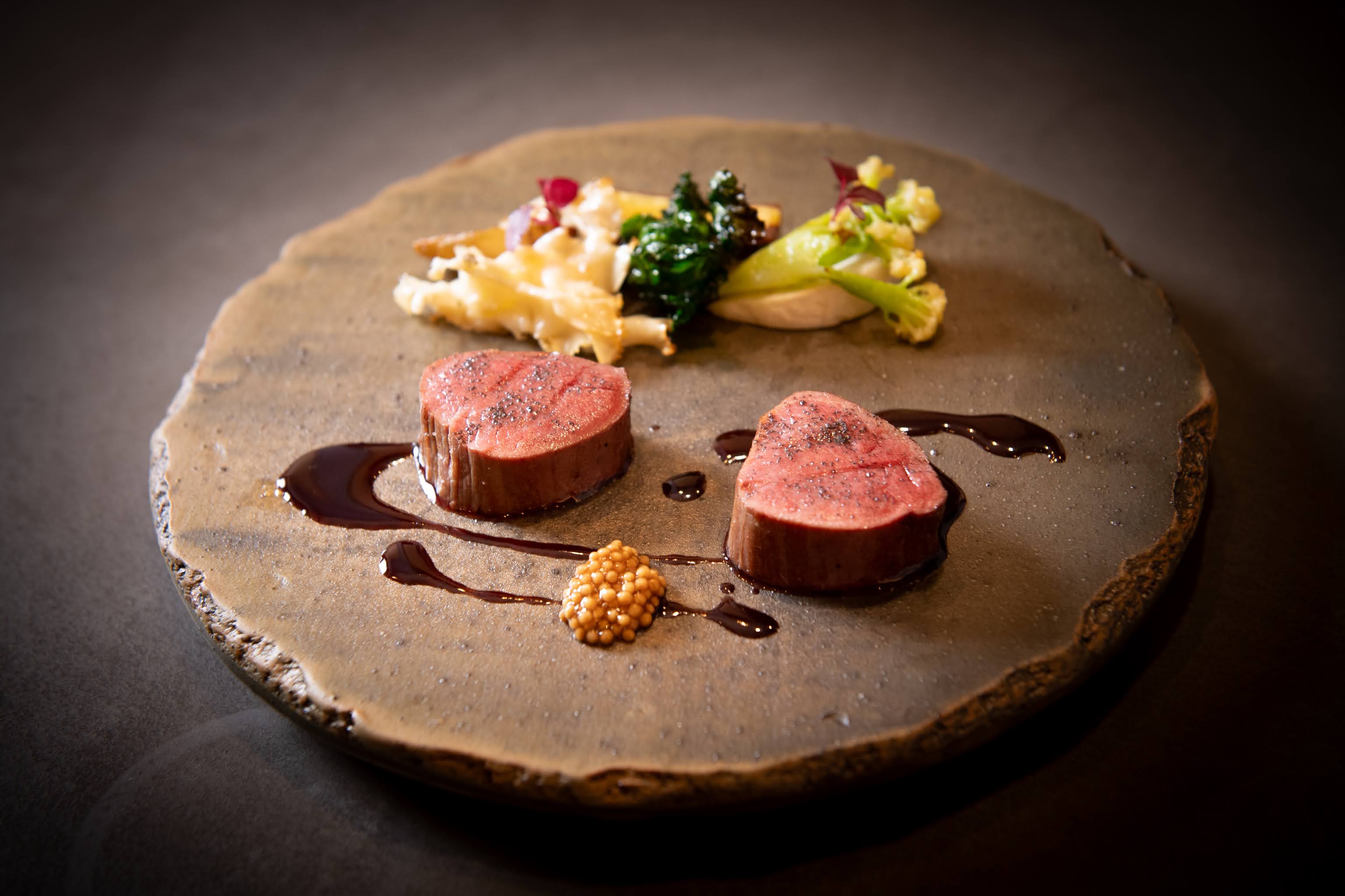 料理（八ヶ岳シカの炭火焼）