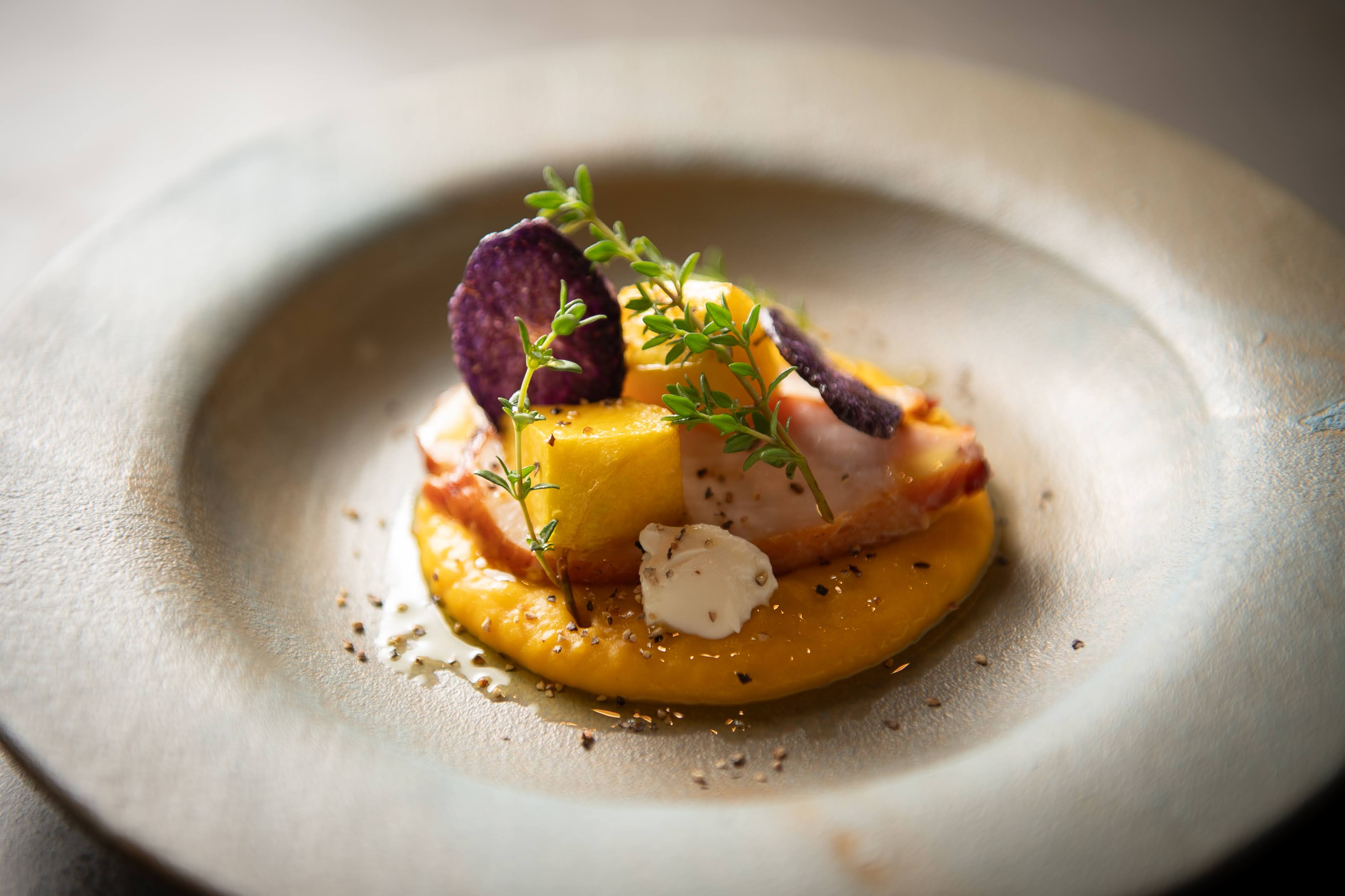 料理（カボチャピューレと鶏スモーク）