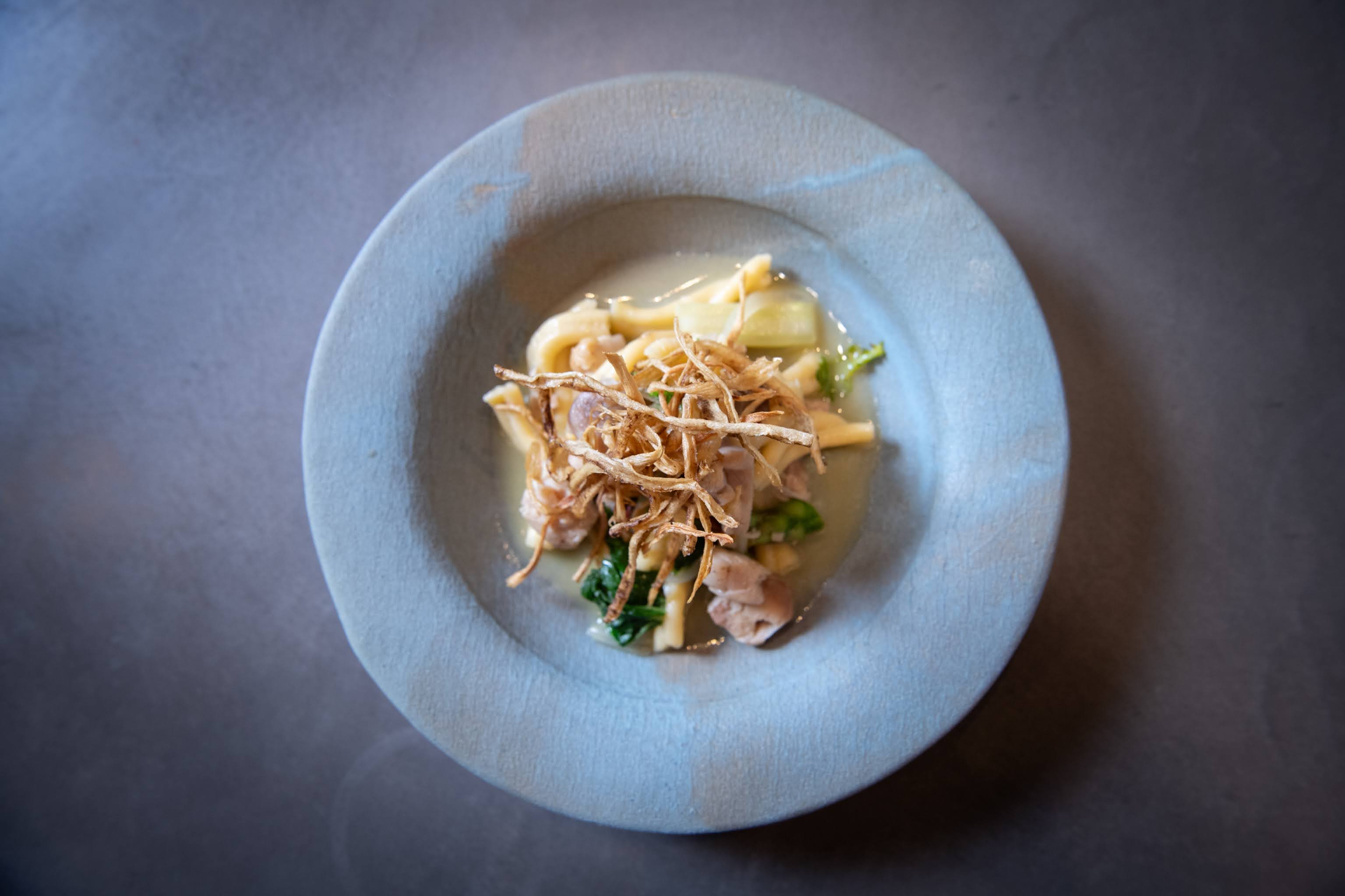 料理（甲州地鶏のカサレッチェ）