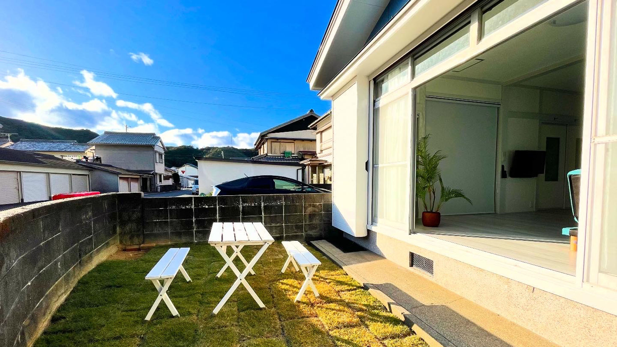 ・【庭】開放的な窓を開けて、お部屋や庭で食事や団らんの時間をお過ごしください