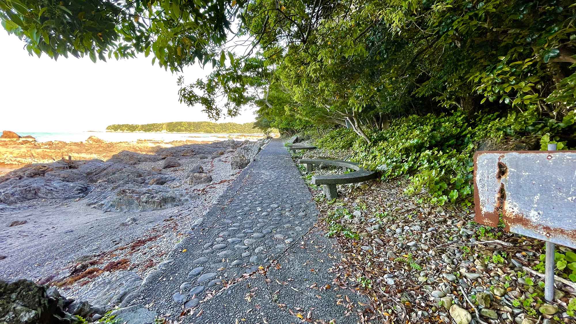 ・【風景】海の近くに繋がる遊歩道