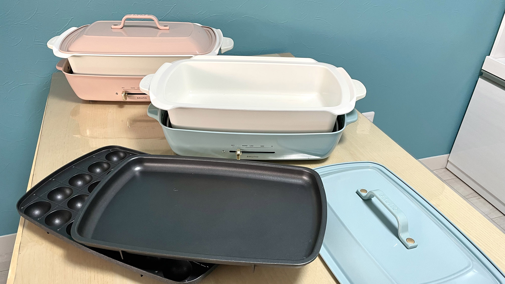 ・【キッチン】大人数で焼肉やたこ焼きなどをお楽しみいただけるホットプレート