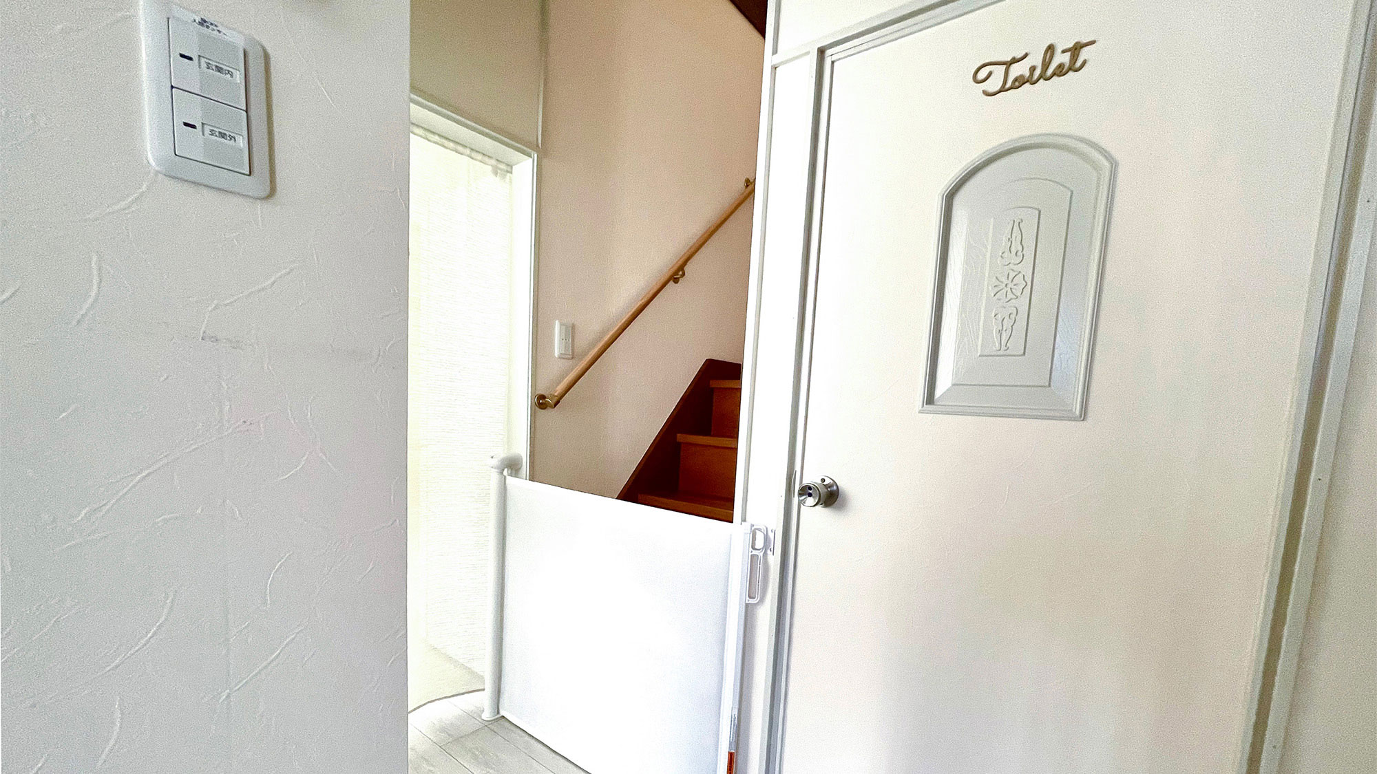・【ペットとお泊り】トイレ横の階段入口にペットゲートも設置しています
