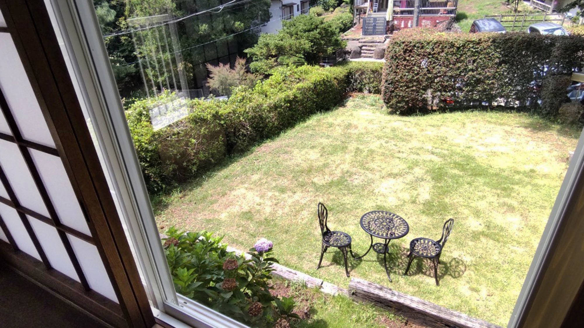 ・【お庭】ピクニックや、お子さんとの追いかけっこなど。広々としたお庭もございます