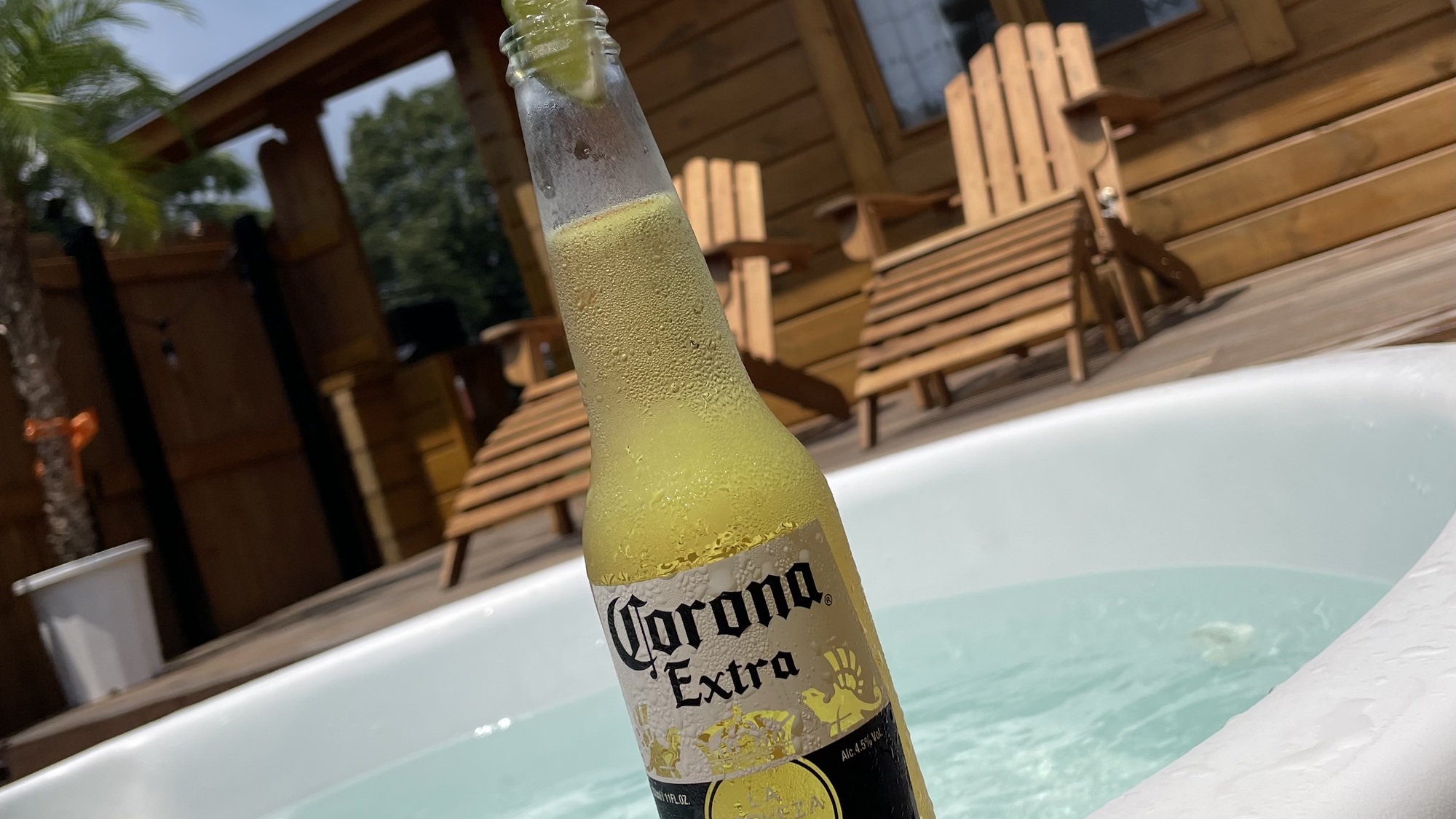 ・【露天ジェットバス／椅子】開放感あふれる椅子で特別な外気浴タイム