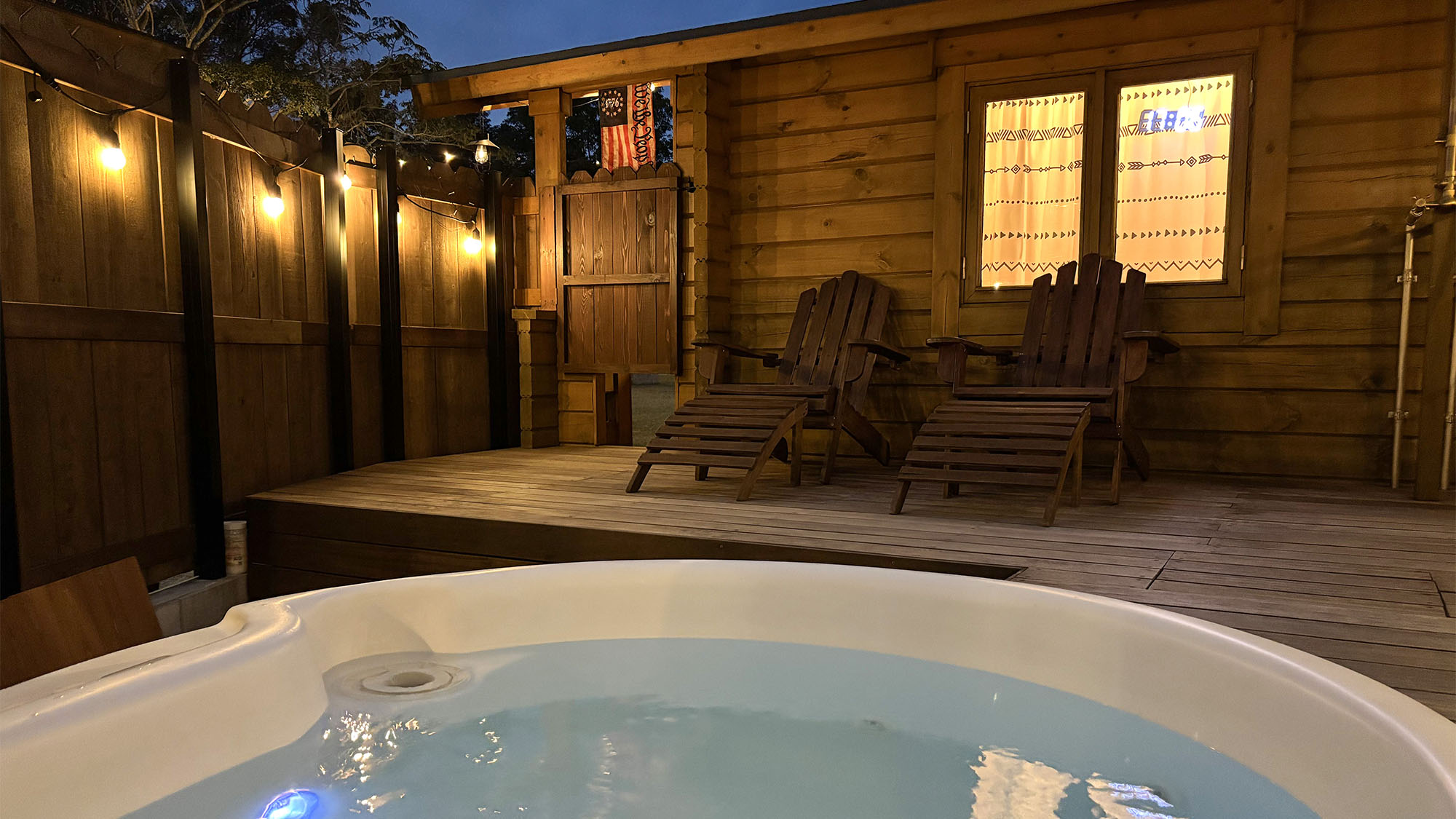 ・【露天ジェットバス】プライベートな空間で心と体を解き放つ　心安らぐ贅沢な時間