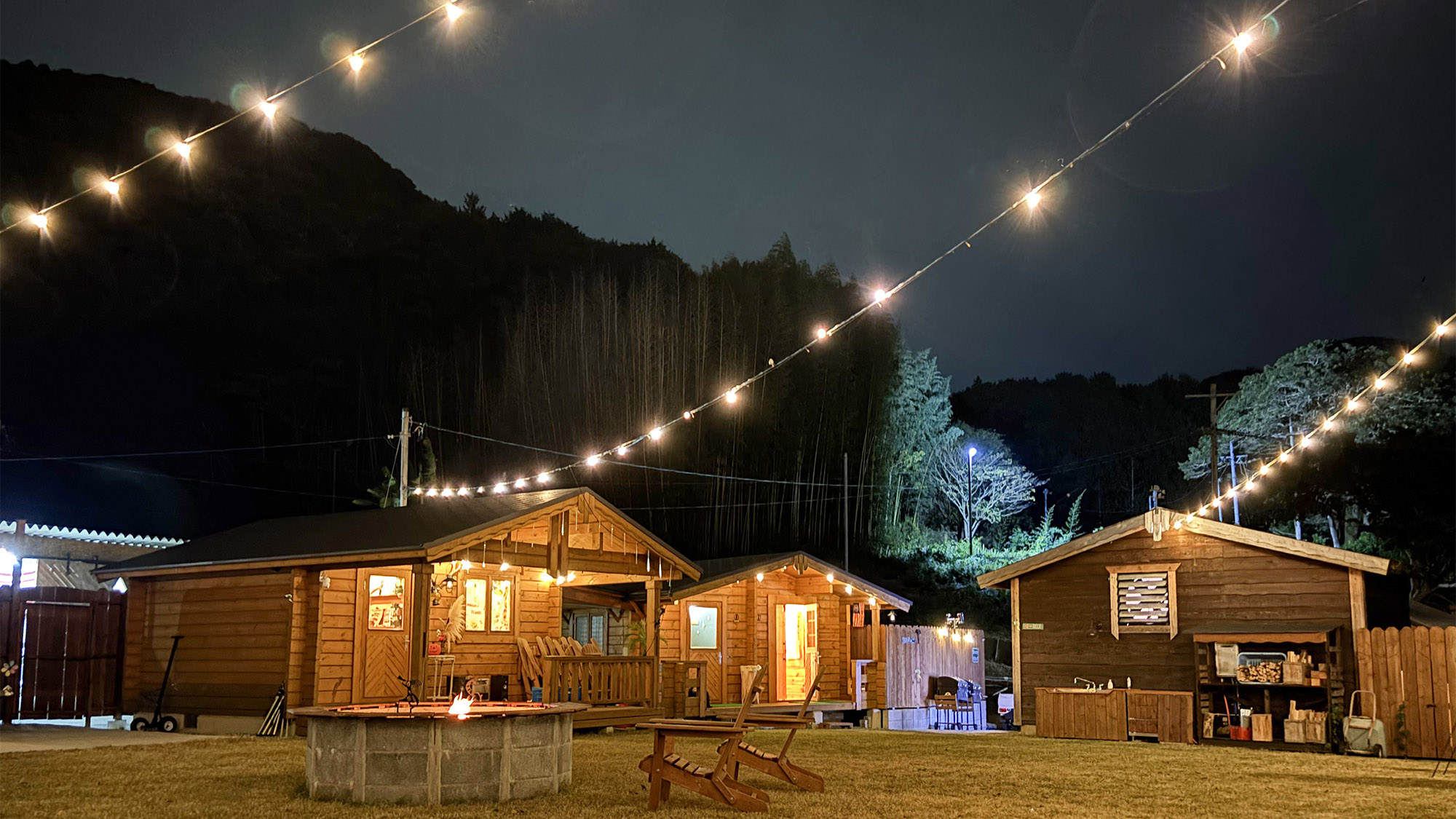 ・【外観】静寂な夜に浮かび上がる幻想的な空間はまるで夢の世界