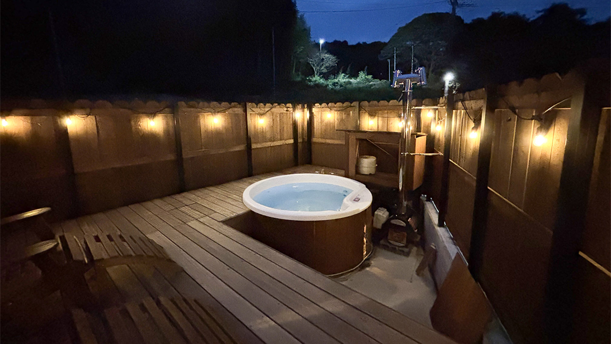 ・【露天ジェットバス】季節の移ろいを感じながら心身ともに心地よい時間をお過ごしください