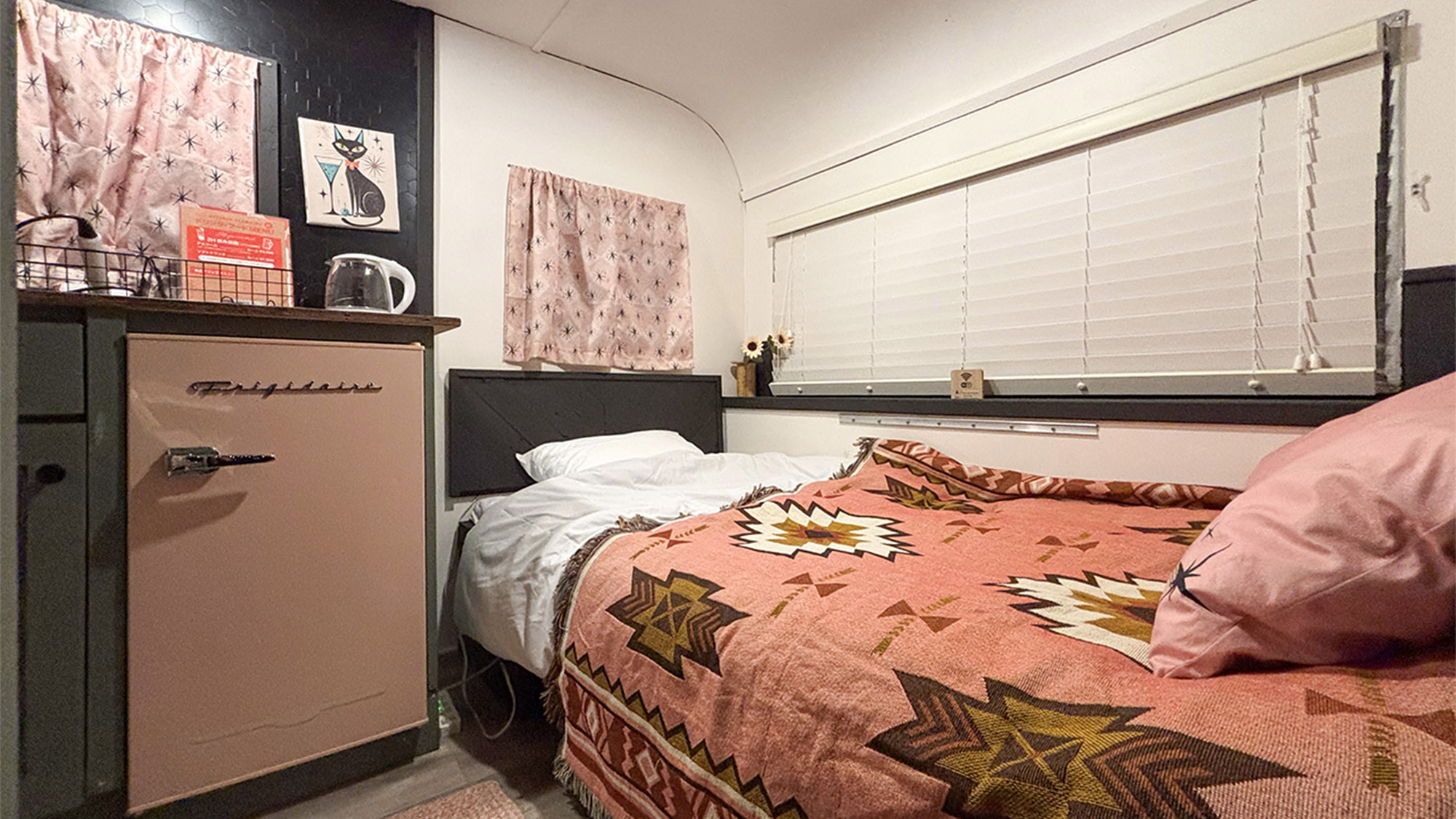 ・【室内】50's〜60'sアメリカンビンテージトレーラーで古き良き時代を体験