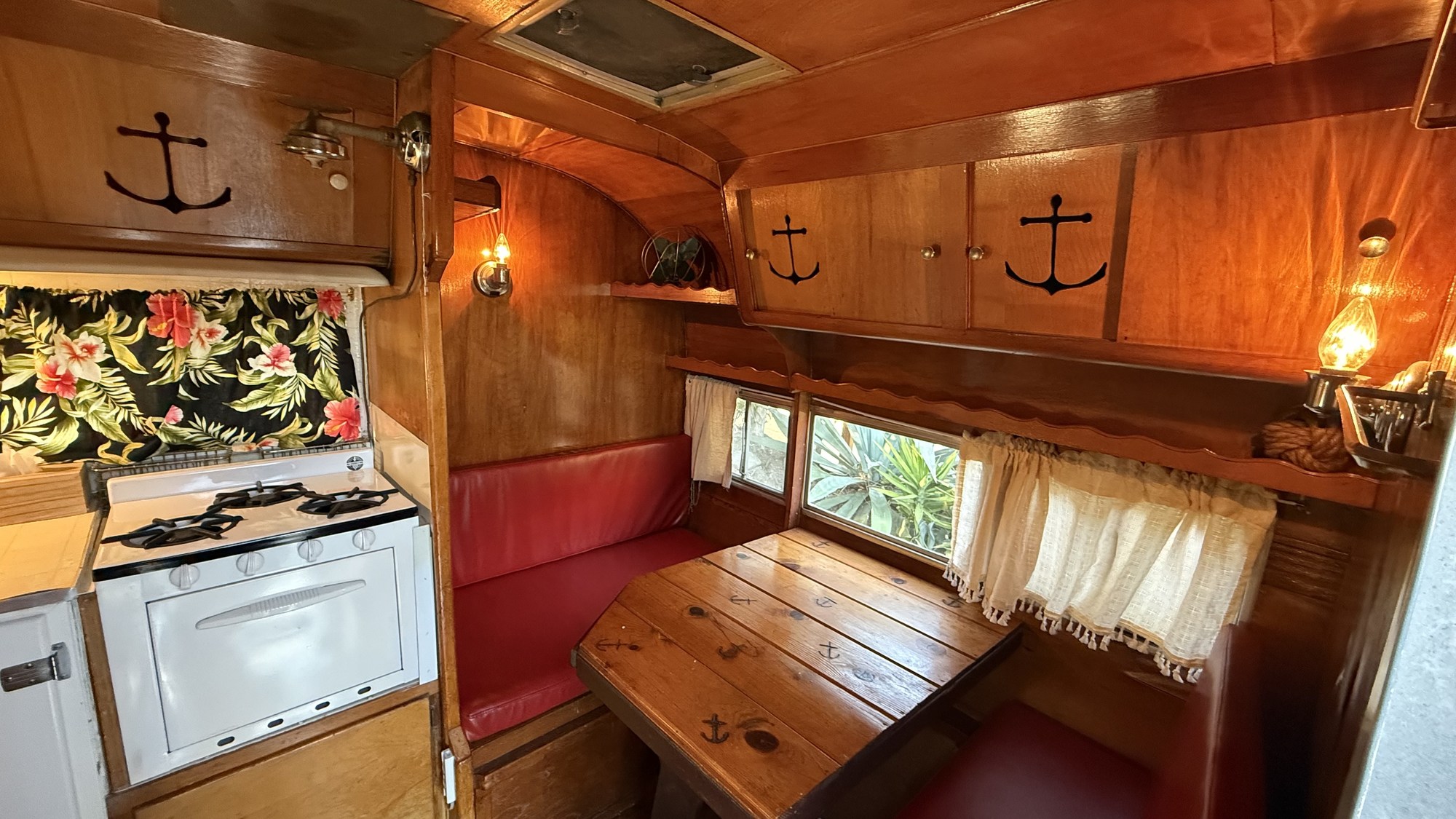 ・【客室】木の温もりを感じる、おしゃれなインテリアのお部屋です