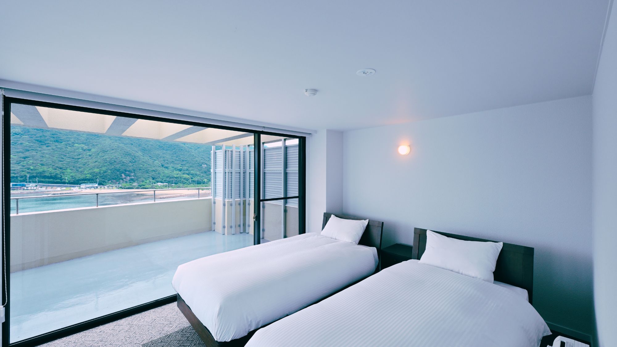 【客室一例】プレミアムアクアスイート｜トップフロア（902）定員4名