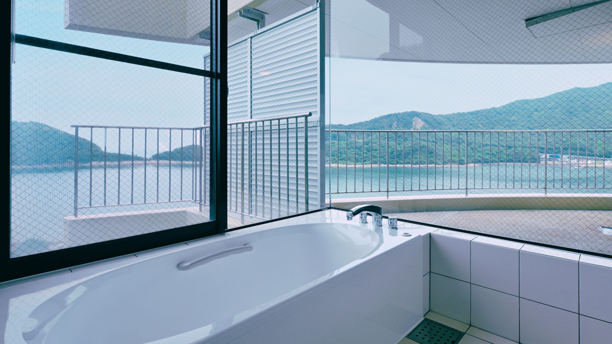 【客室一例】アクアプレミアム（802～302）定員4名