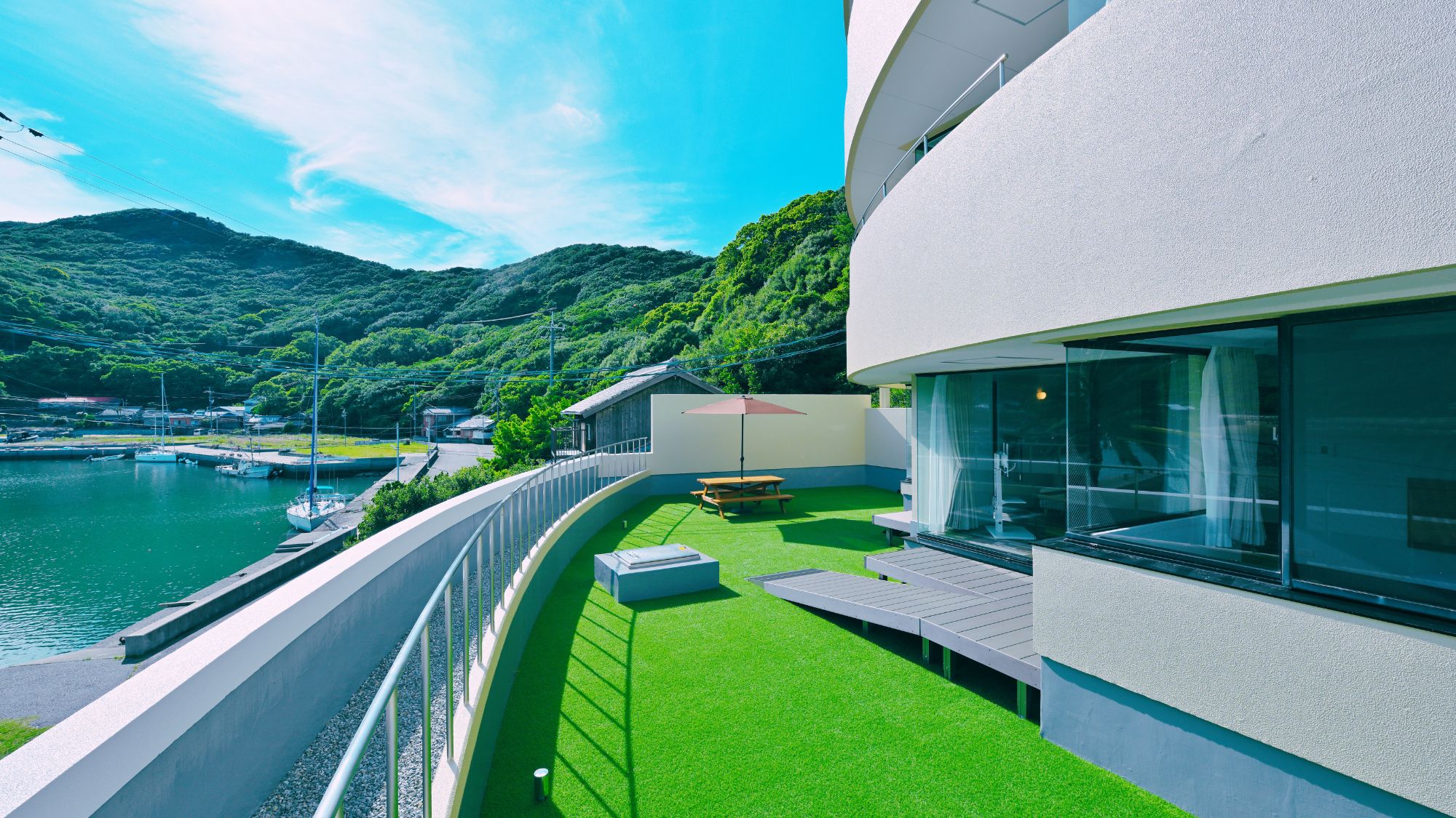 【客室一例】ドッグフレンドリールーム（201）定員2名／ワンちゃん最大2匹まで（中型2匹、大型1匹）