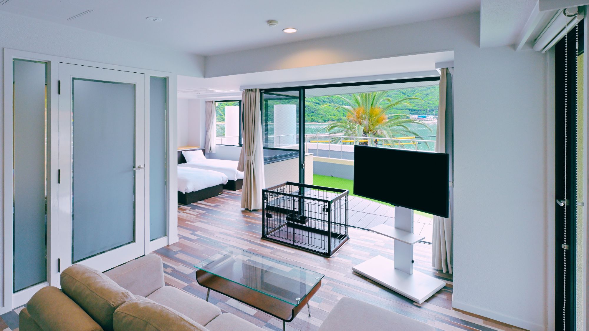 【客室一例】ドッグフレンドリールーム（201）定員2名／ワンちゃん最大2匹まで（中型2匹、大型1匹）