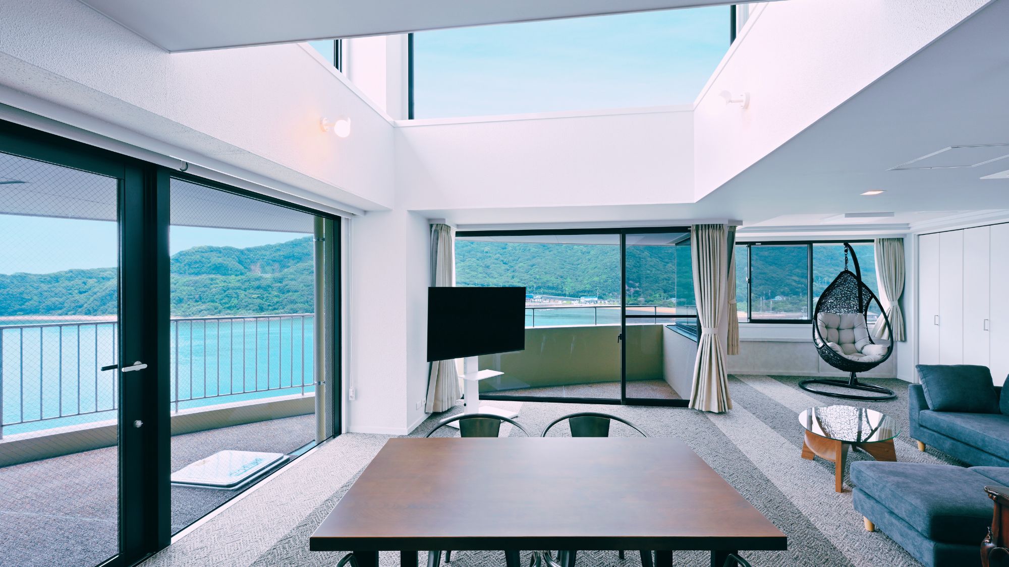 【客室一例】プレミアムアクアスイート｜トップフロア（902）定員4名