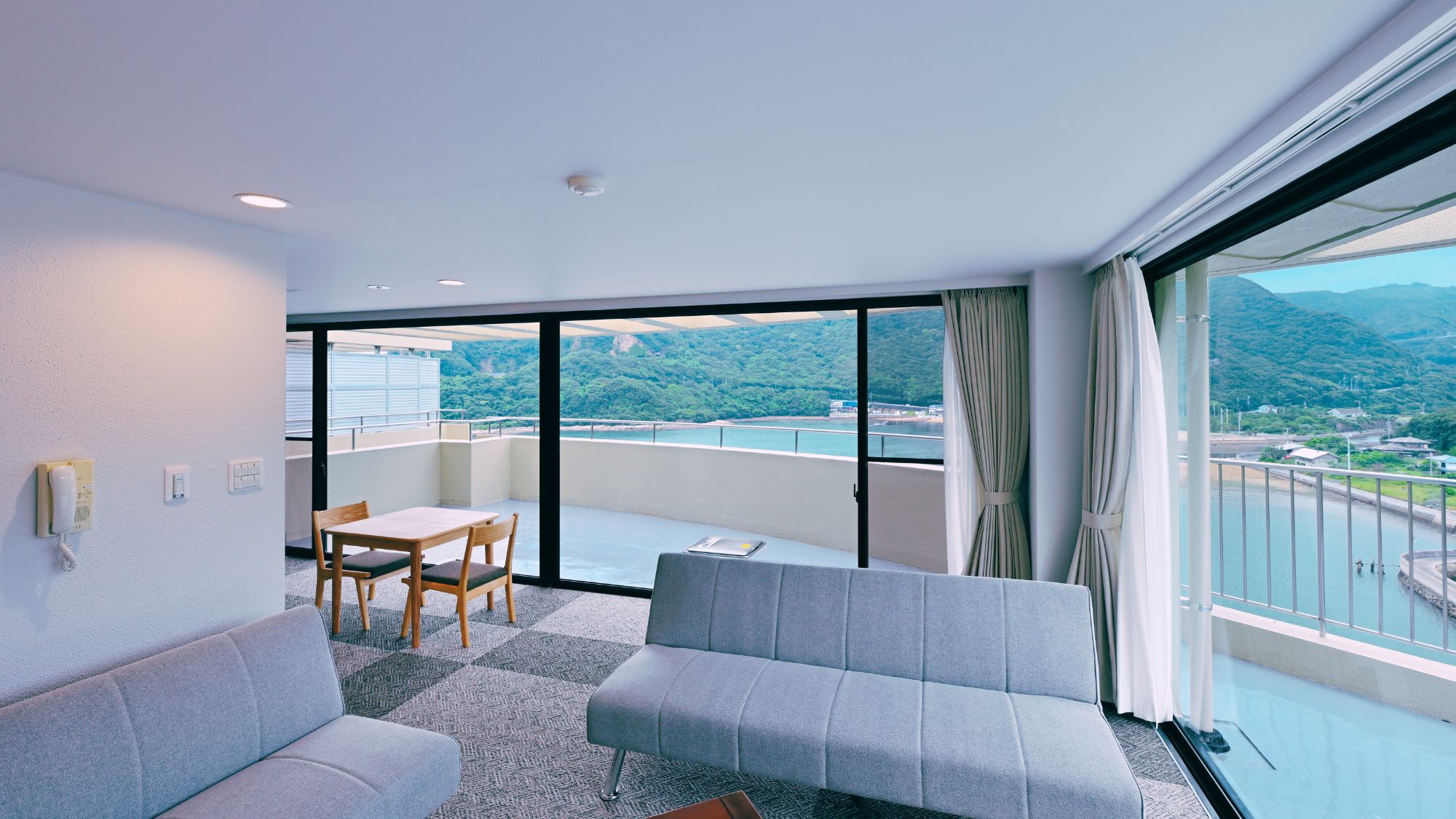 【客室一例】アクアスイート｜トップフロア（901）定員4名