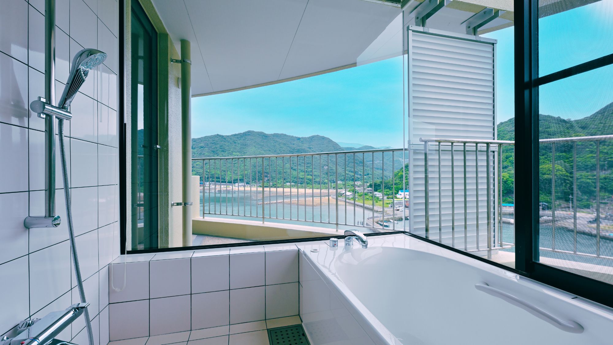 【客室一例】アクアスイート｜トップフロア（901）定員4名