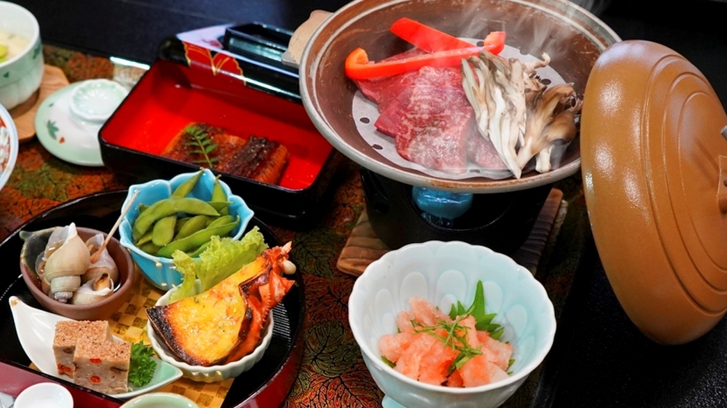 【2食付】＜鯉料理なし＞鯉を日本海の旬魚に変更！お部屋食とラジウム温泉の貸切風呂で寛ぐ昔ながらの湯宿