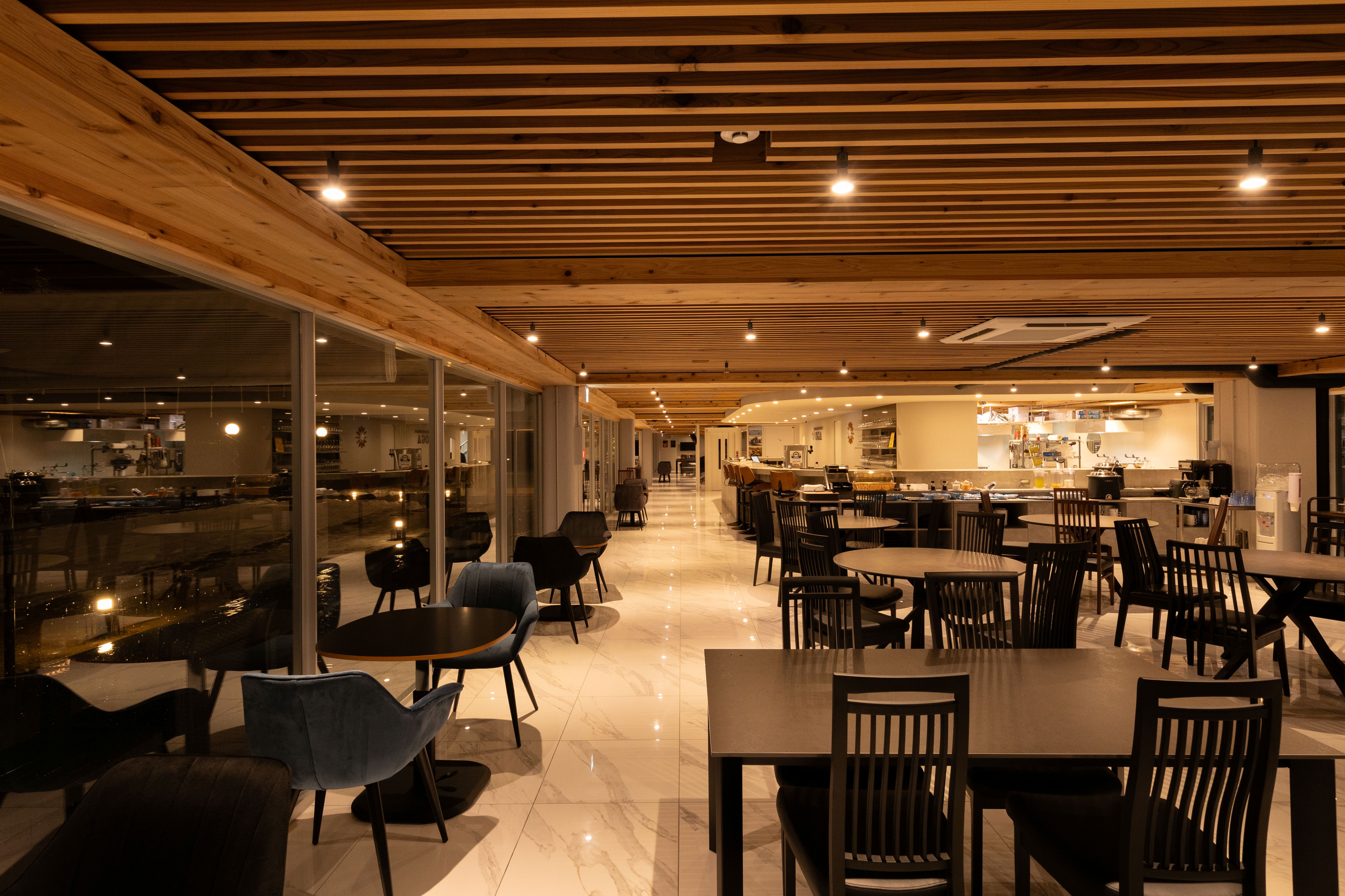 ロビー＆ダイニング