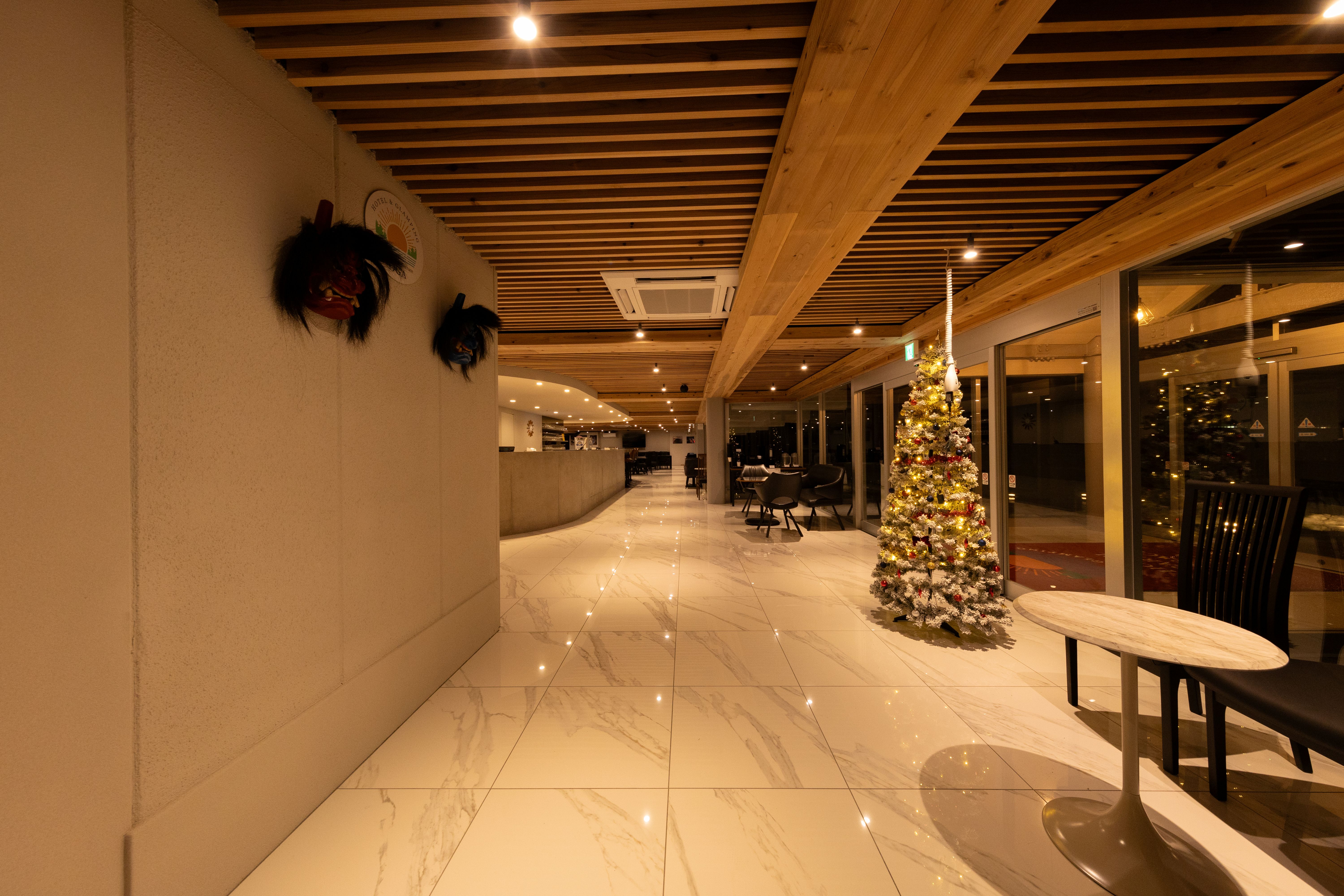 ロビー＆ダイニング