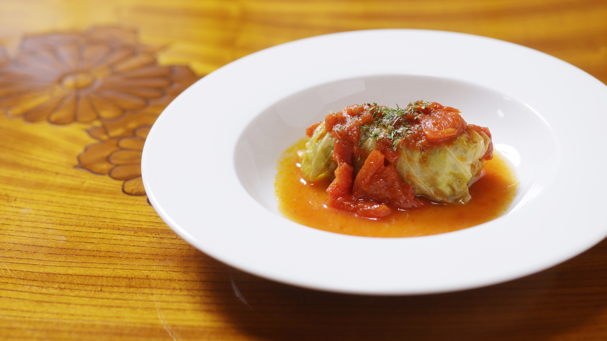 【夕食一例】野菜料理／ロールキャベツ（施設外レストラン「えん」にて提供）