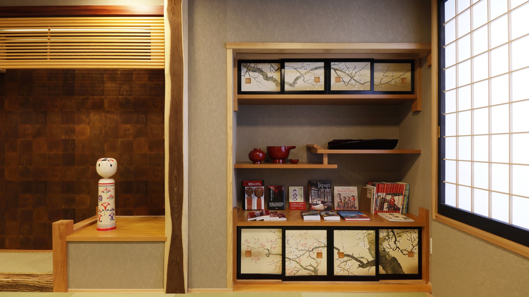 【2階和室】美しい桜井こけしがお出迎えします
