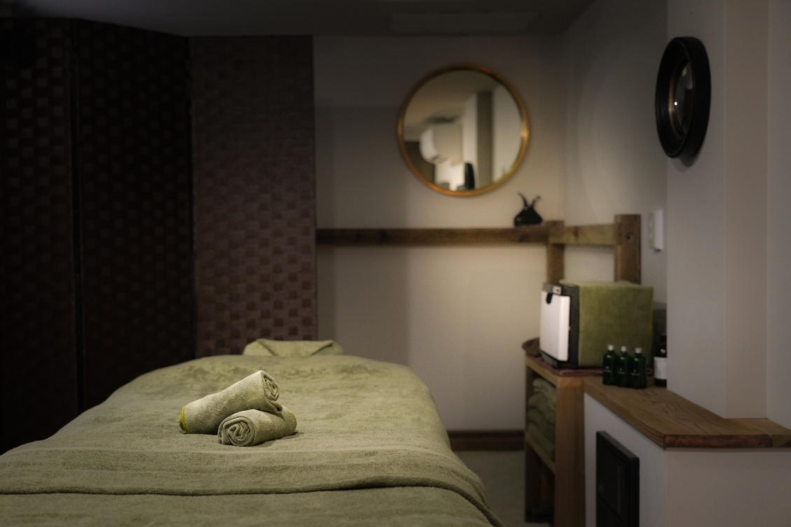 【平日限定・SPA特典】源泉温泉と美食を愉しむ1泊2食付きプラン◆18，000円相当のスパ付き