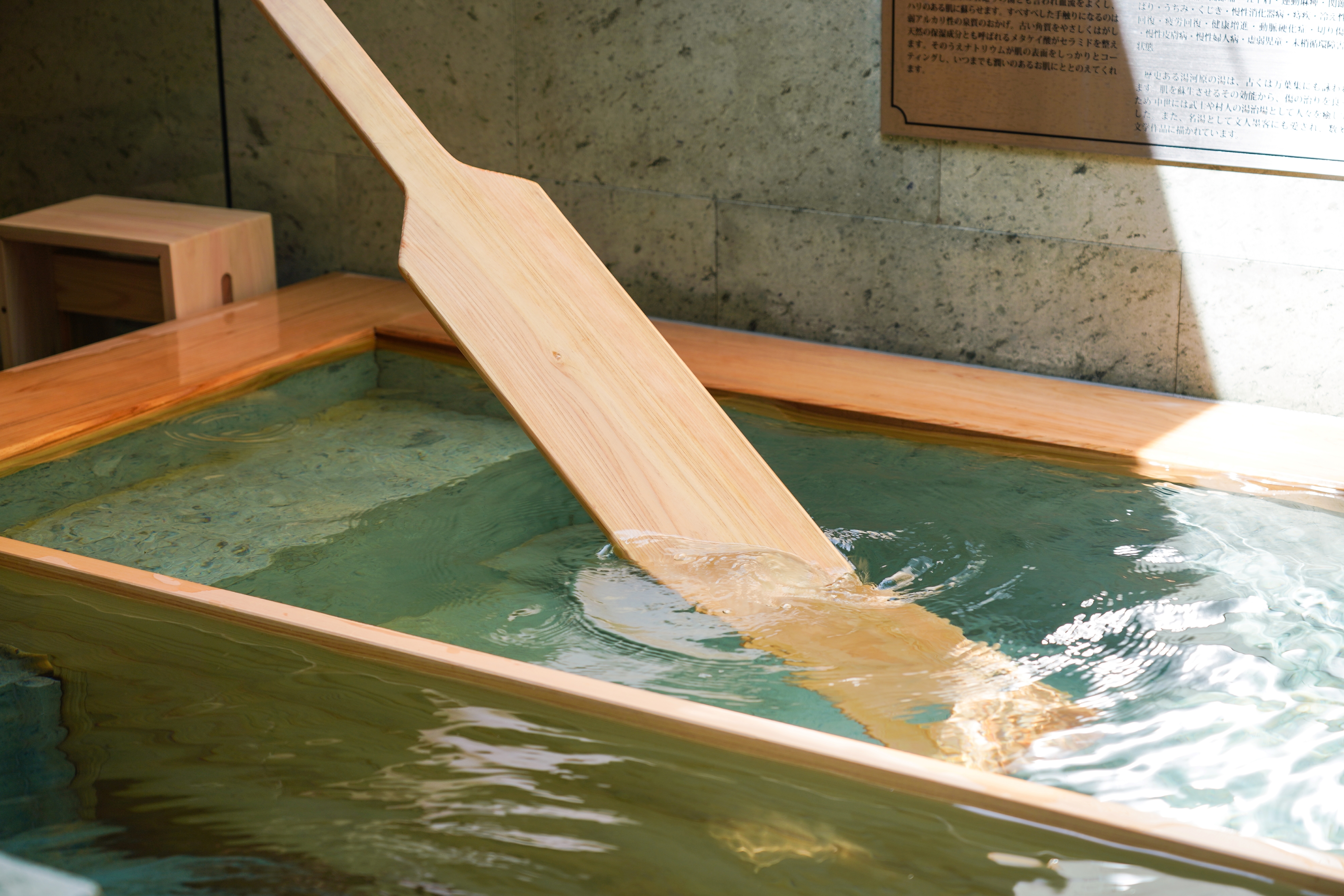 〔各棟客室露天風呂付き〕源泉かけ流しの温泉露天風呂