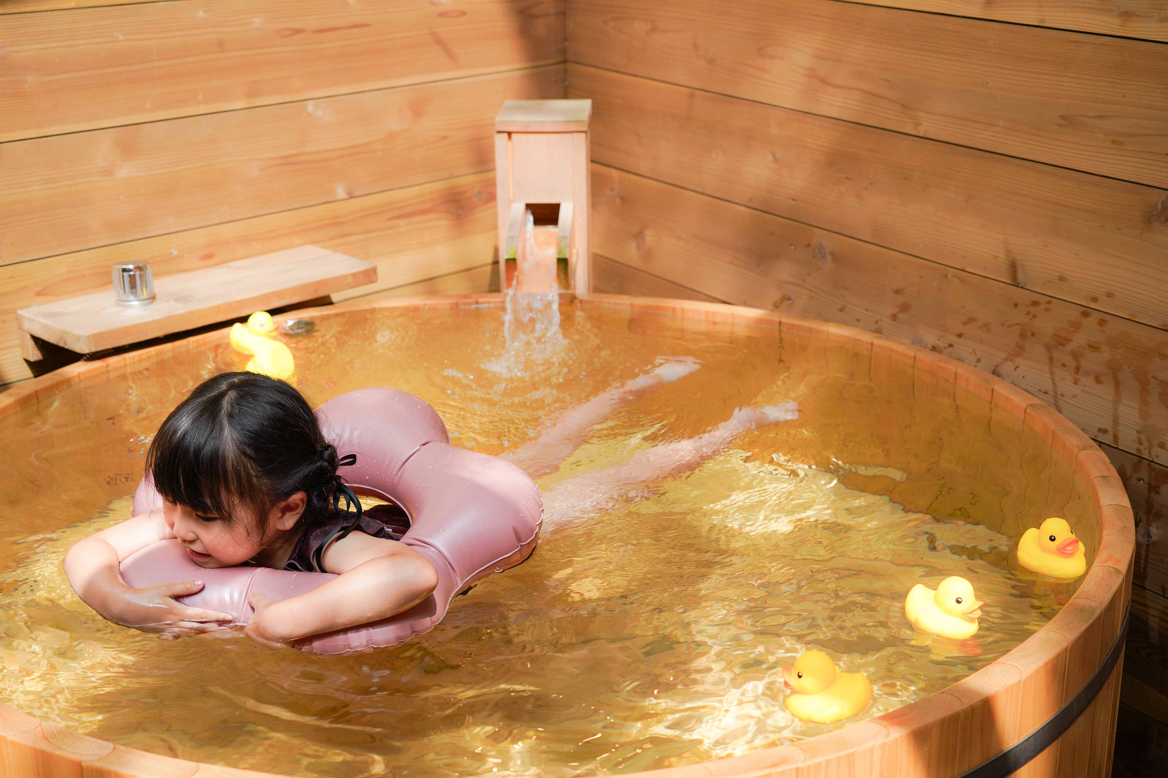 〔サウナスイート・ベース〕夏限定：水風呂でプール