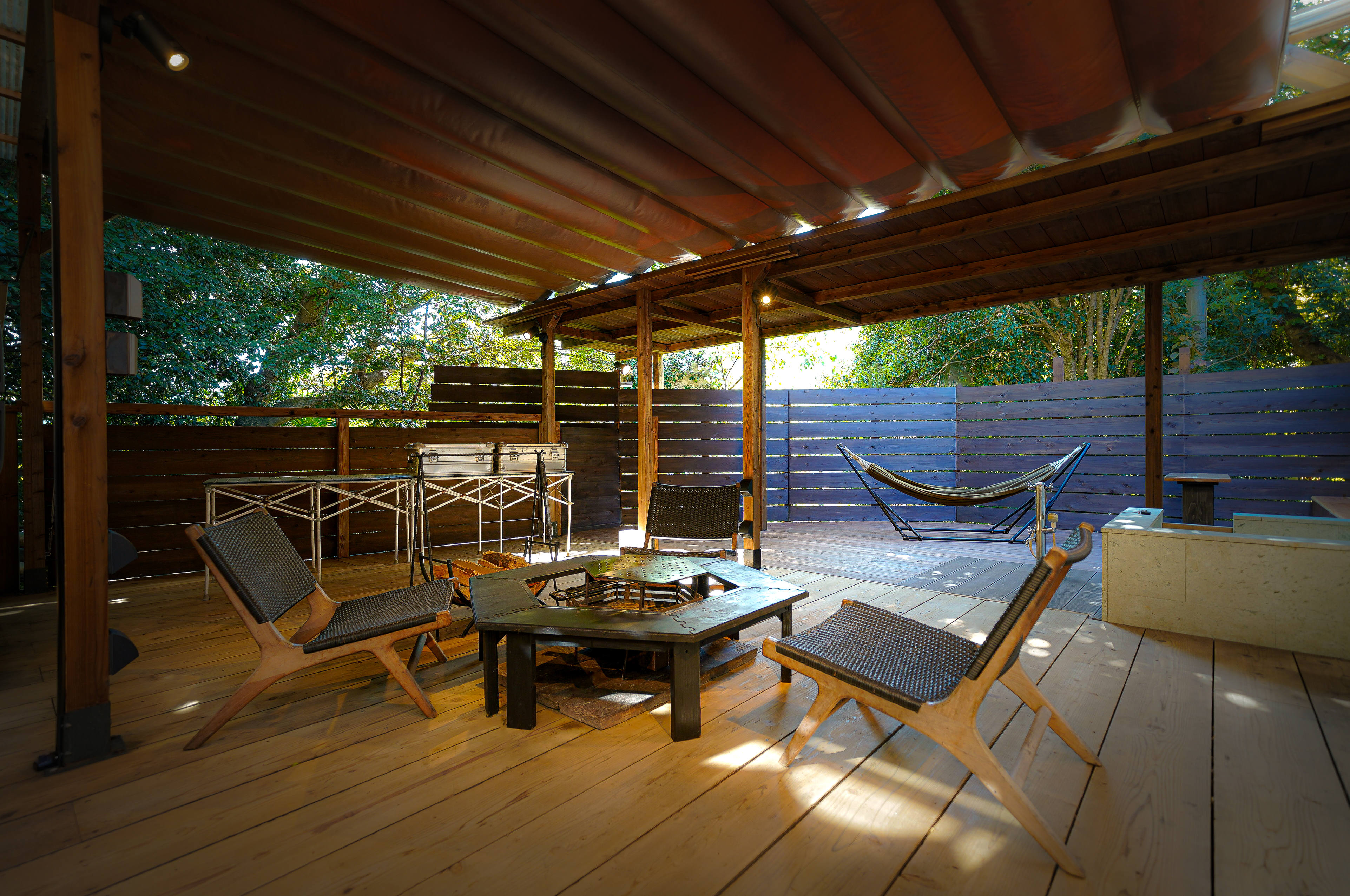 〔ドッグベース〕焚火BBQデッキ