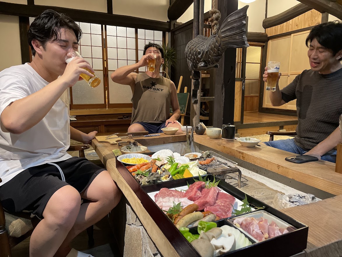 囲炉裏で乾杯！