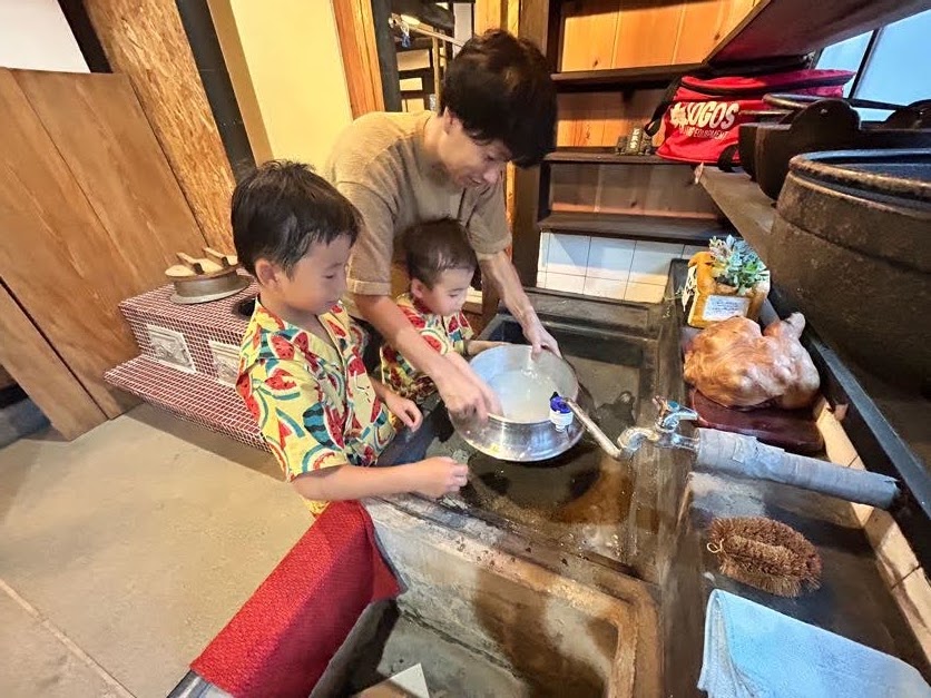 かまどでご飯炊き