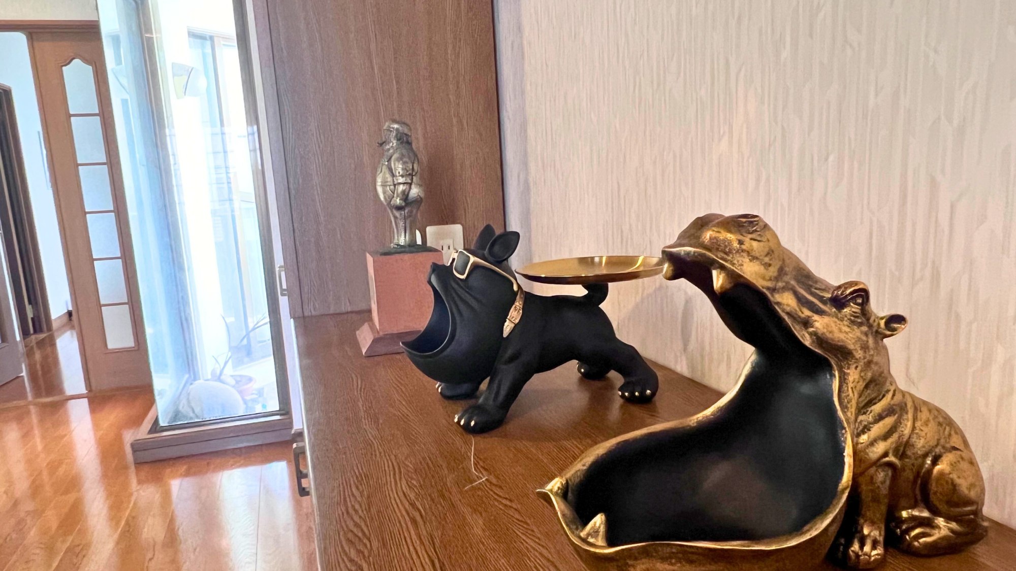 迫力あるオブジェがインテリアを引き立てます。