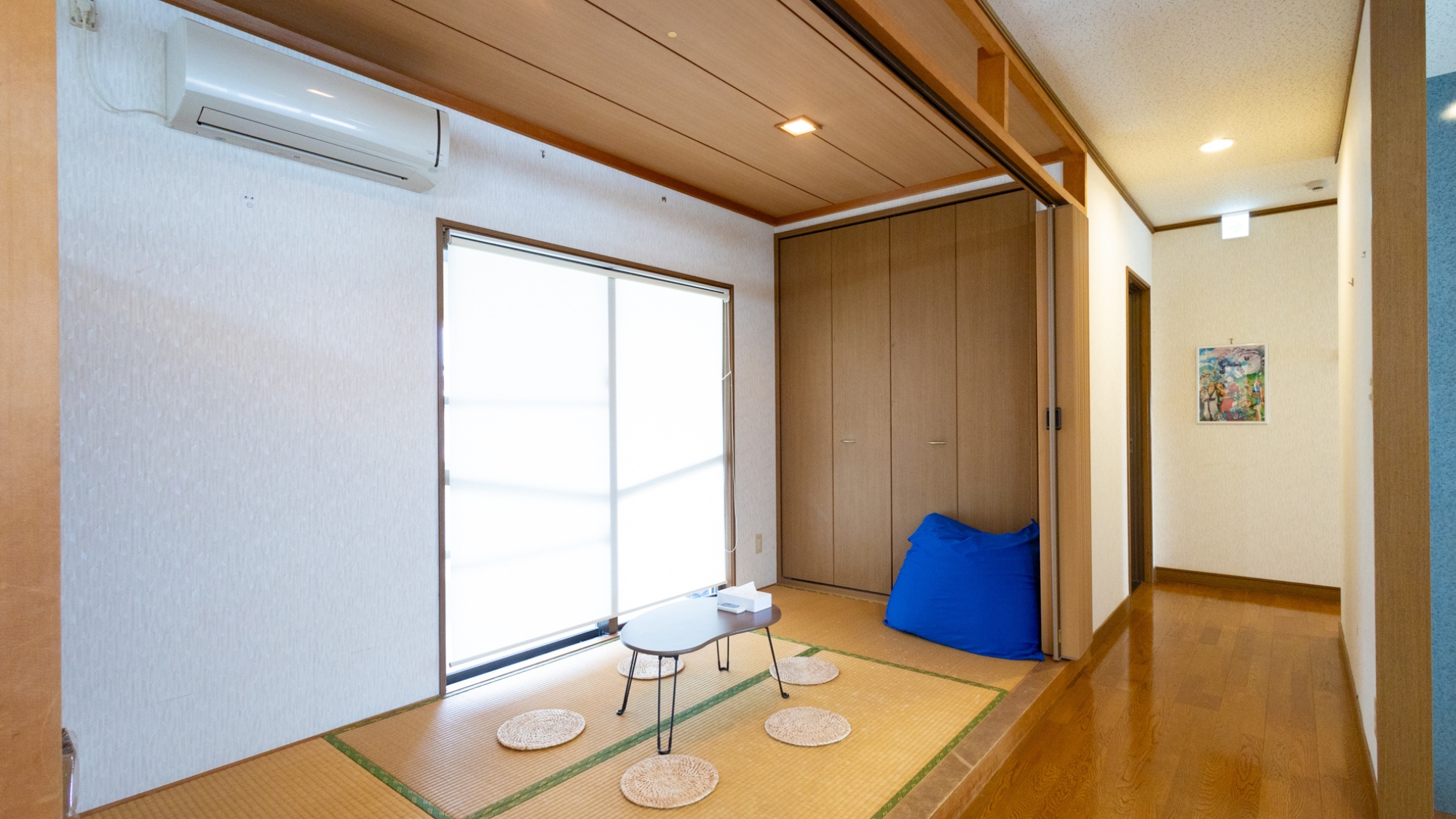畳敷きの落ち着いた和室