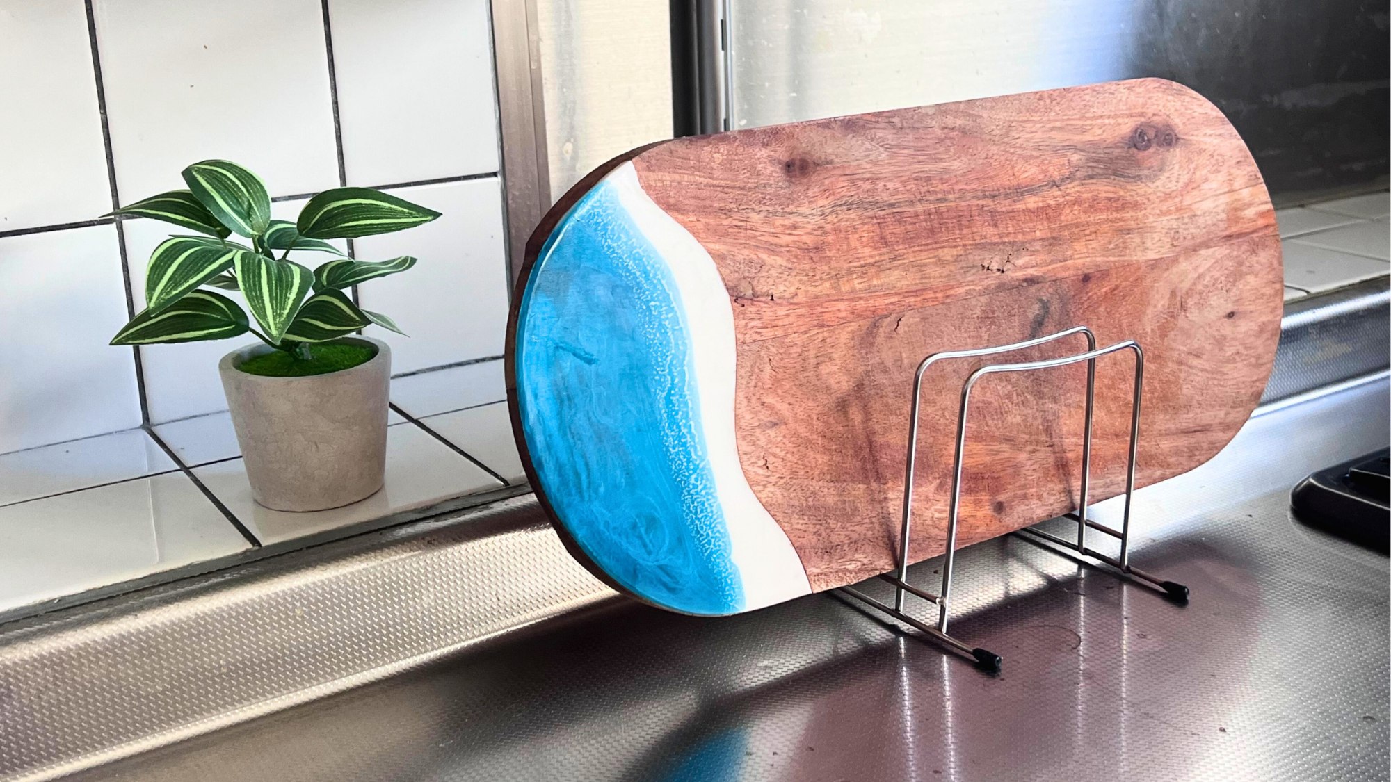 おしゃれなまな板でキッチンに彩りを。