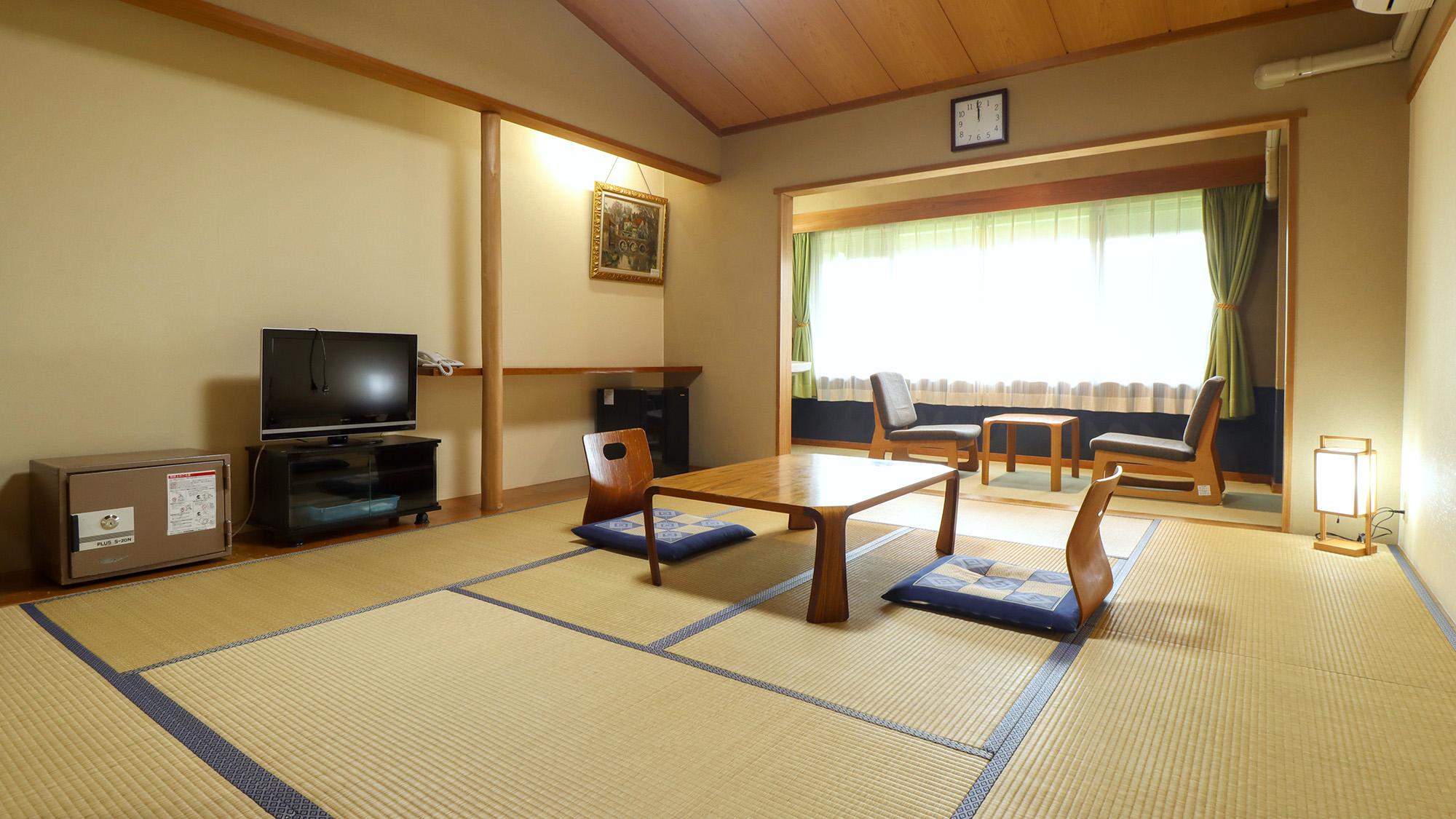 #おまかせ和室　広縁付きの和室10畳のお部屋です