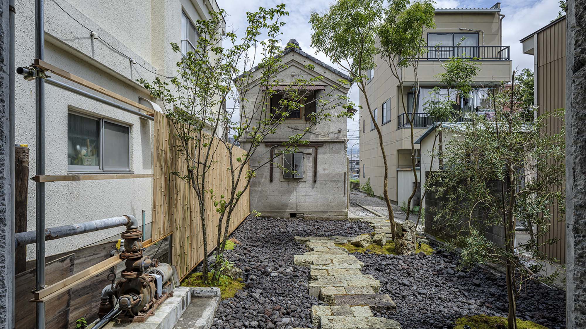 ・【庭園】ホテル裏庭の和風庭園。ラウンジからも眺められる癒しの空間