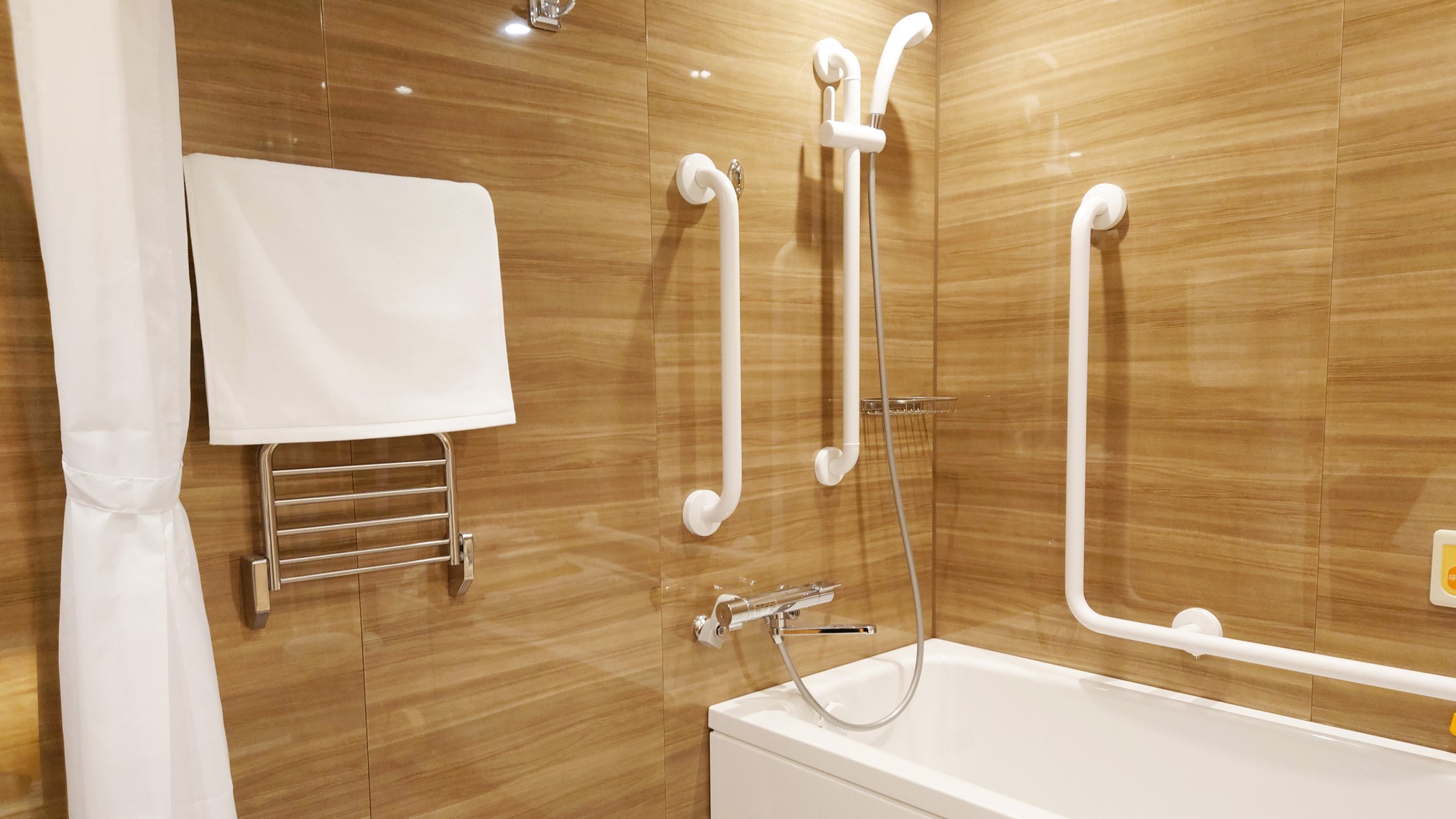 ユニバーサルダブル／バス