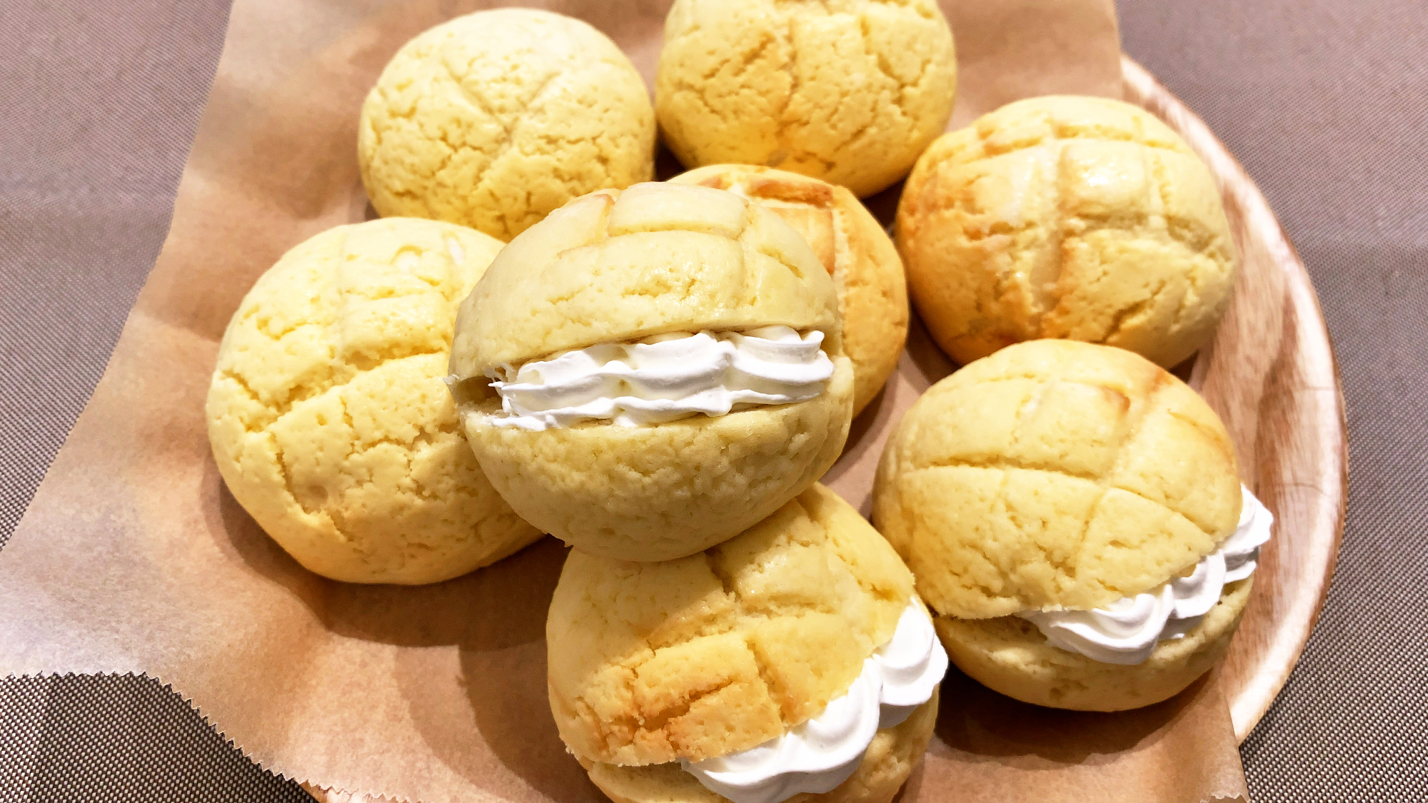 【朝食】人気のメロンパン