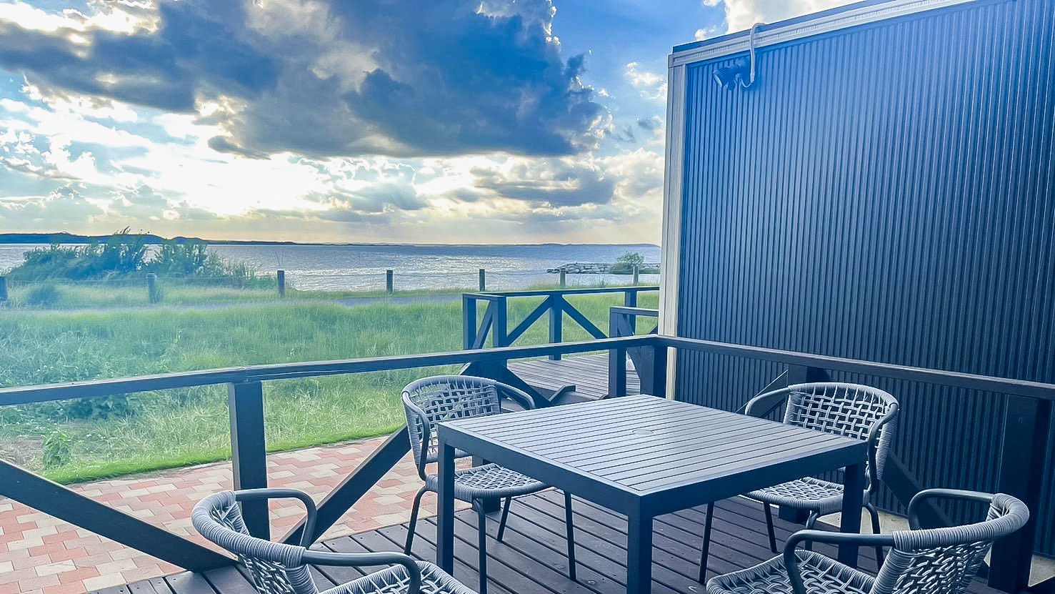 ウッドデッキのバルコニー